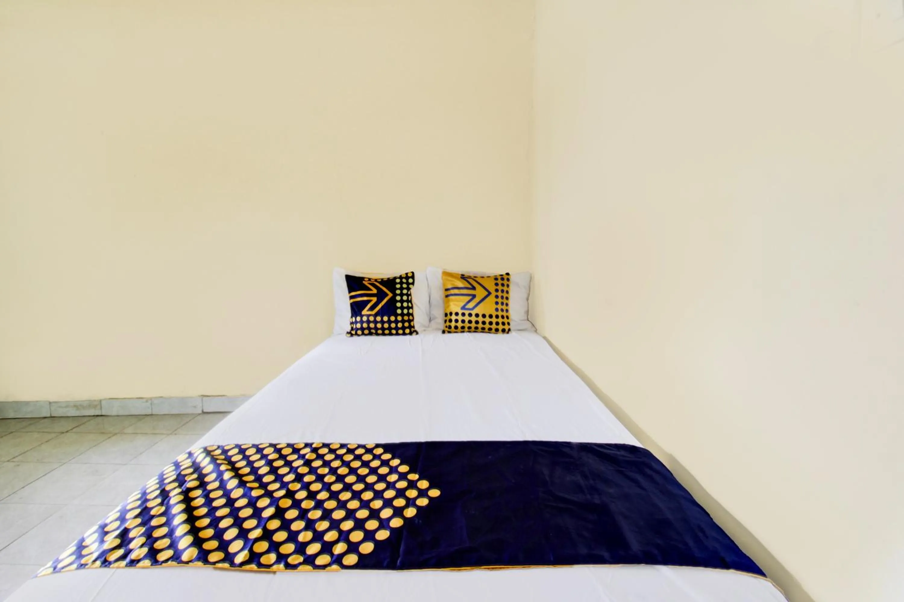 Bedroom, Bed in OYO Life 93256 Kos Meninting