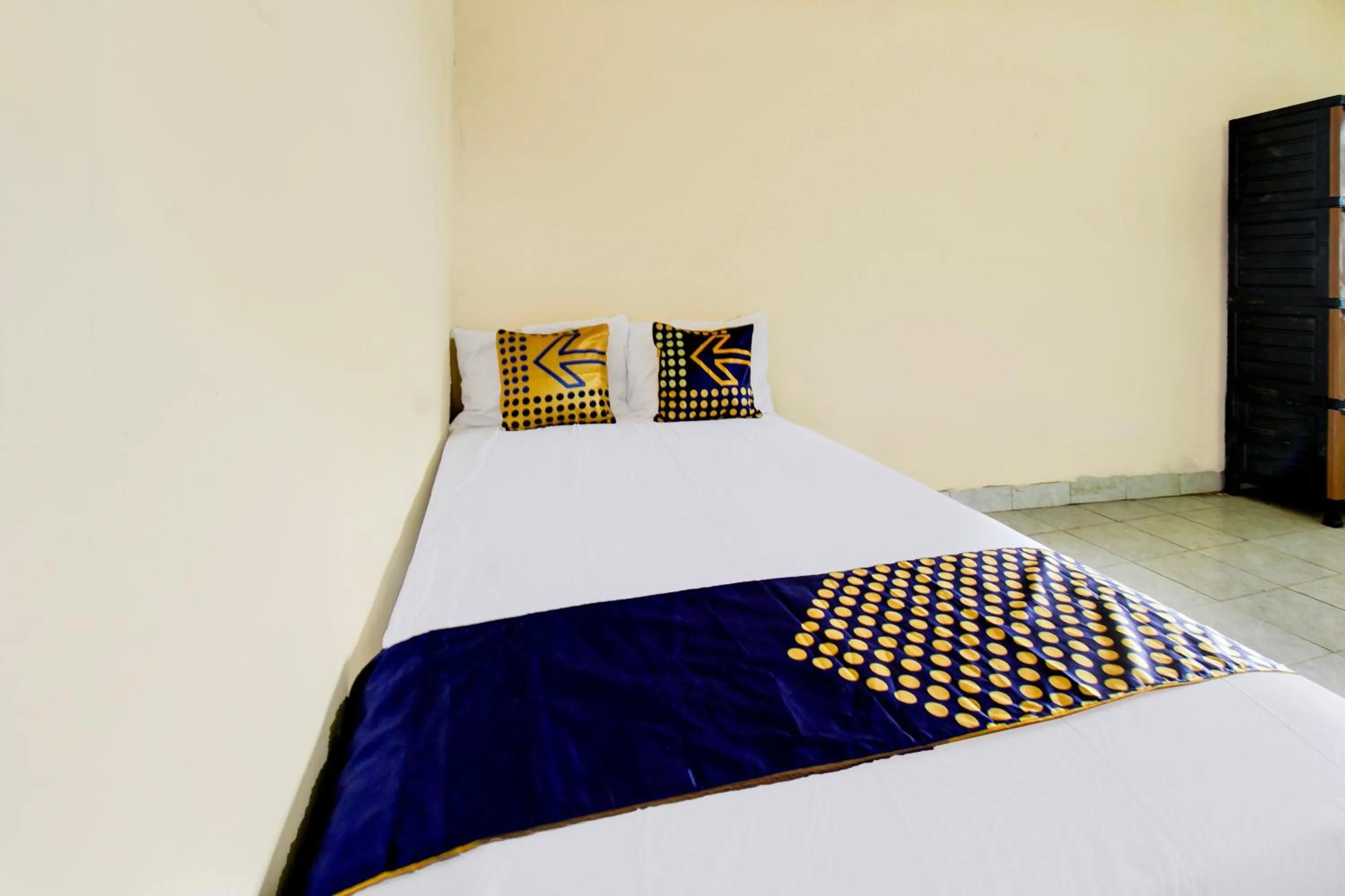 Bedroom, Bed in OYO Life 93256 Kos Meninting