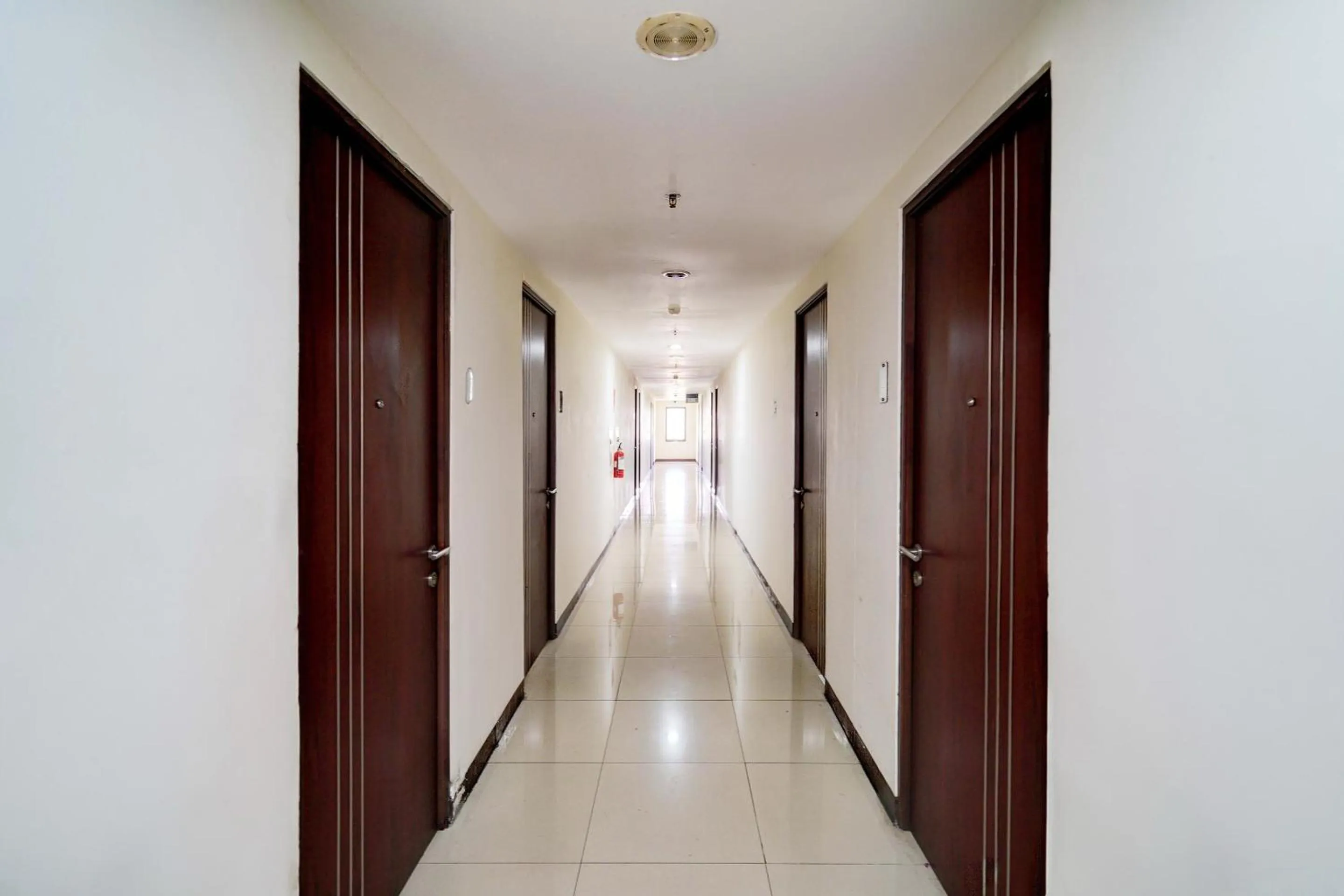Lobby or reception in OYO Life 93310 Apartemen Tamansari Panoramic By Santuy 2