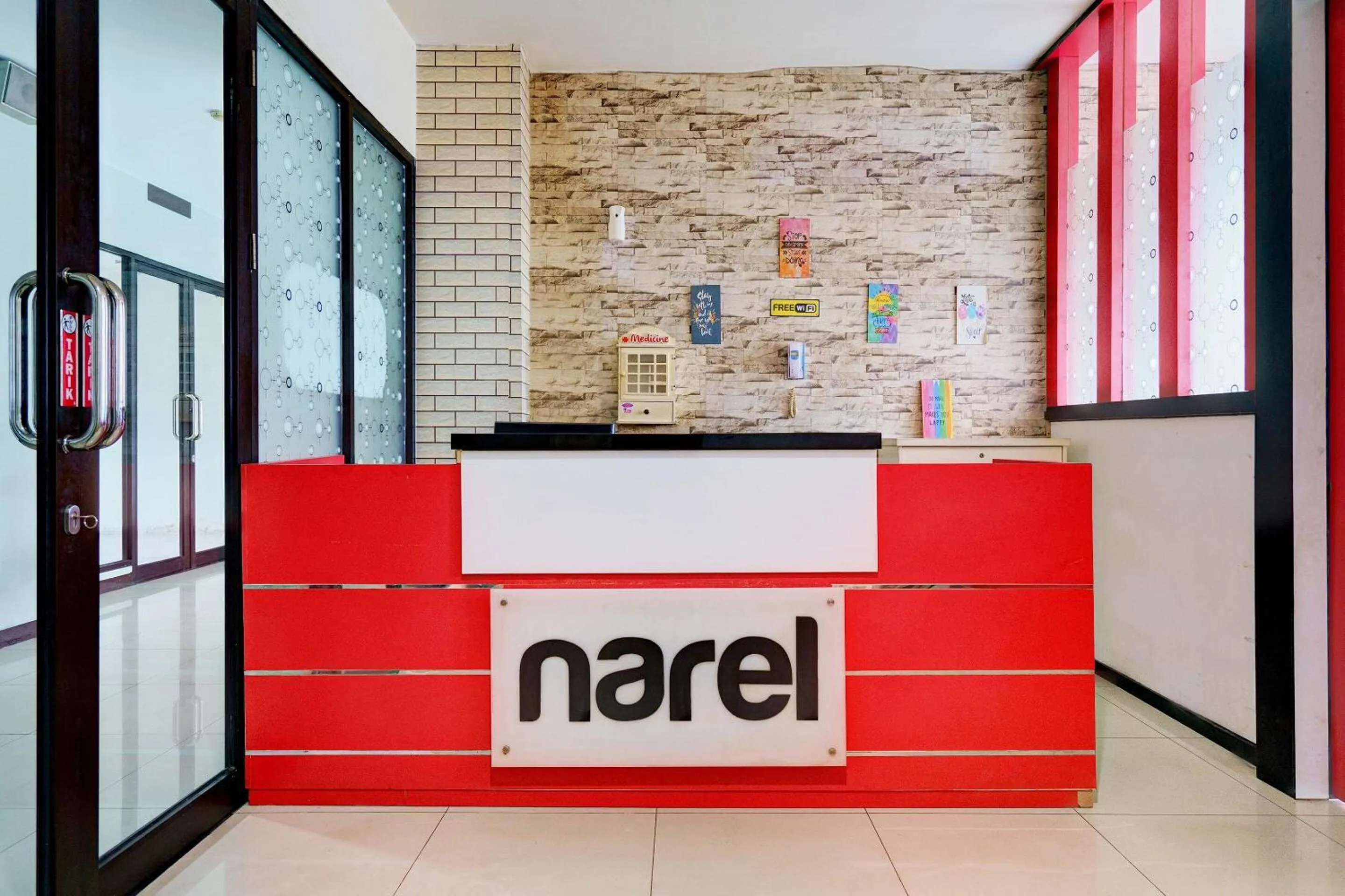 Lobby or reception in OYO Life 93310 Apartemen Tamansari Panoramic By Santuy 2