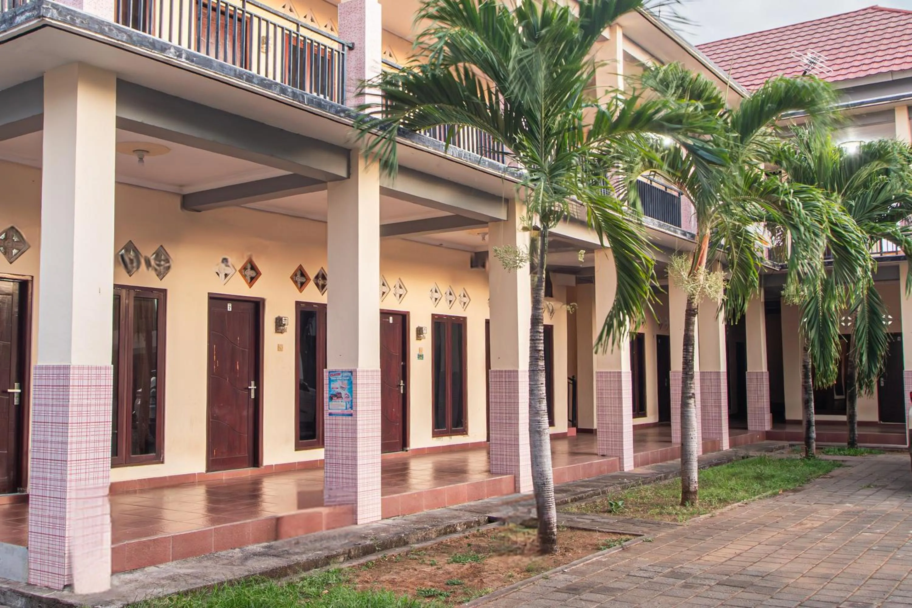 Facade/entrance in OYO Life 93504 Kost Krisna