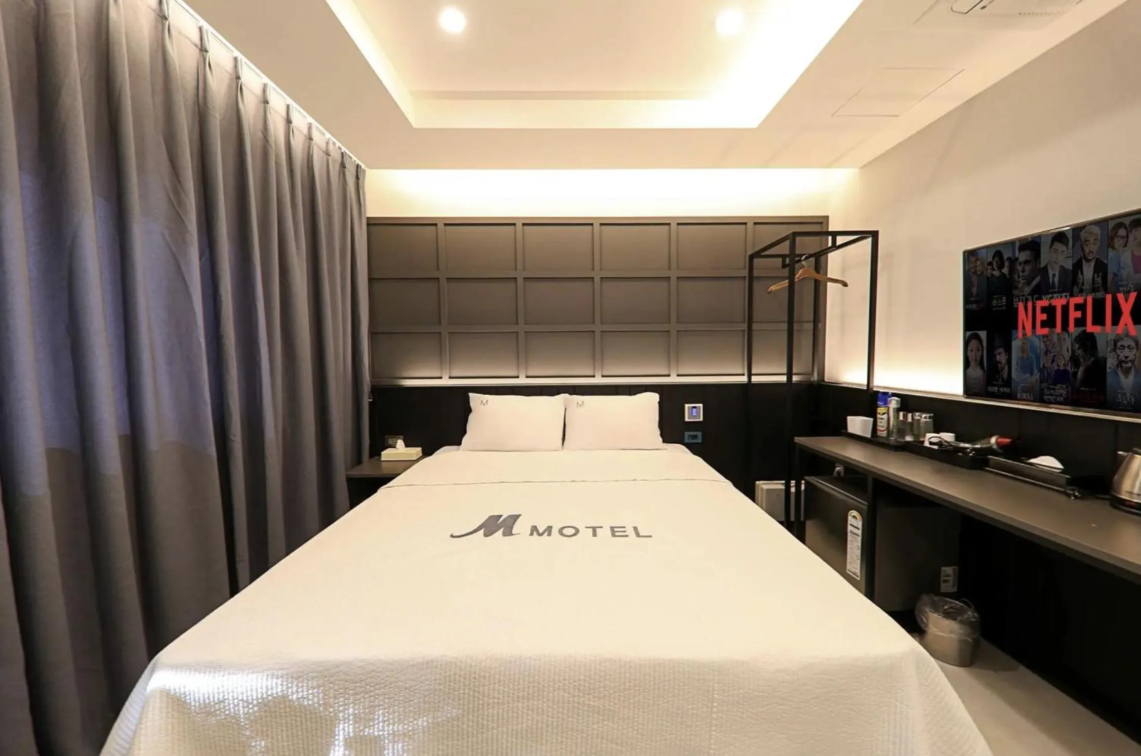 Bed in The M Hotel