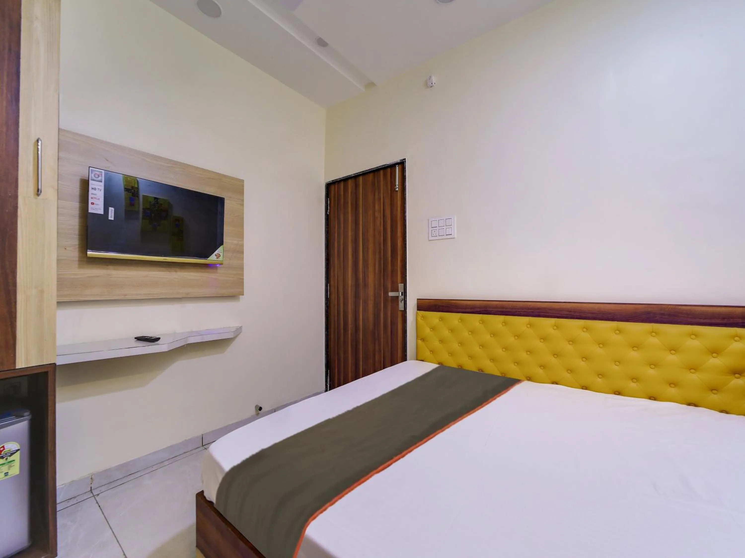 Bedroom, Bed in Hotel O Shyam Paradise