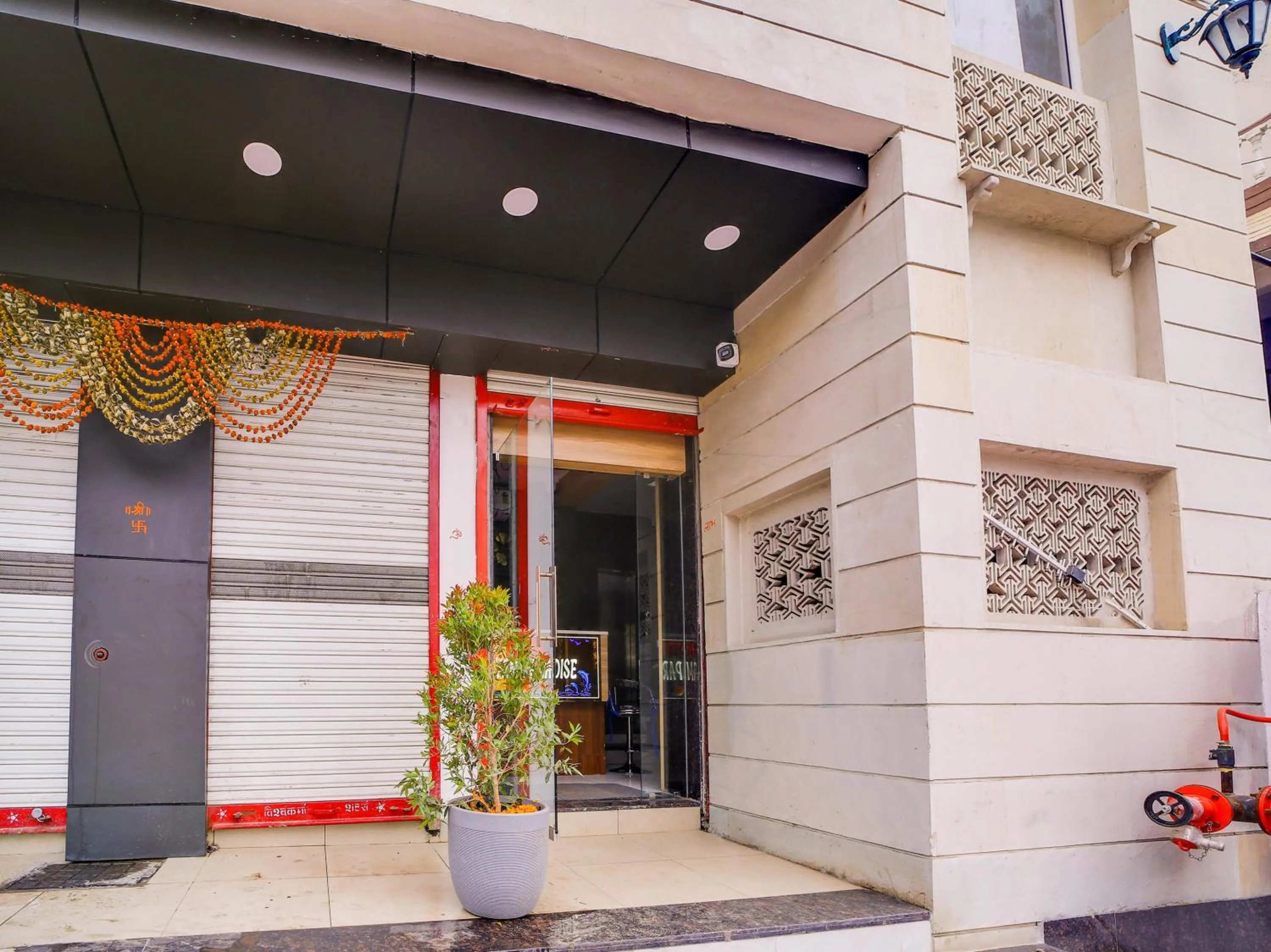 Facade/entrance in Hotel O Shyam Paradise