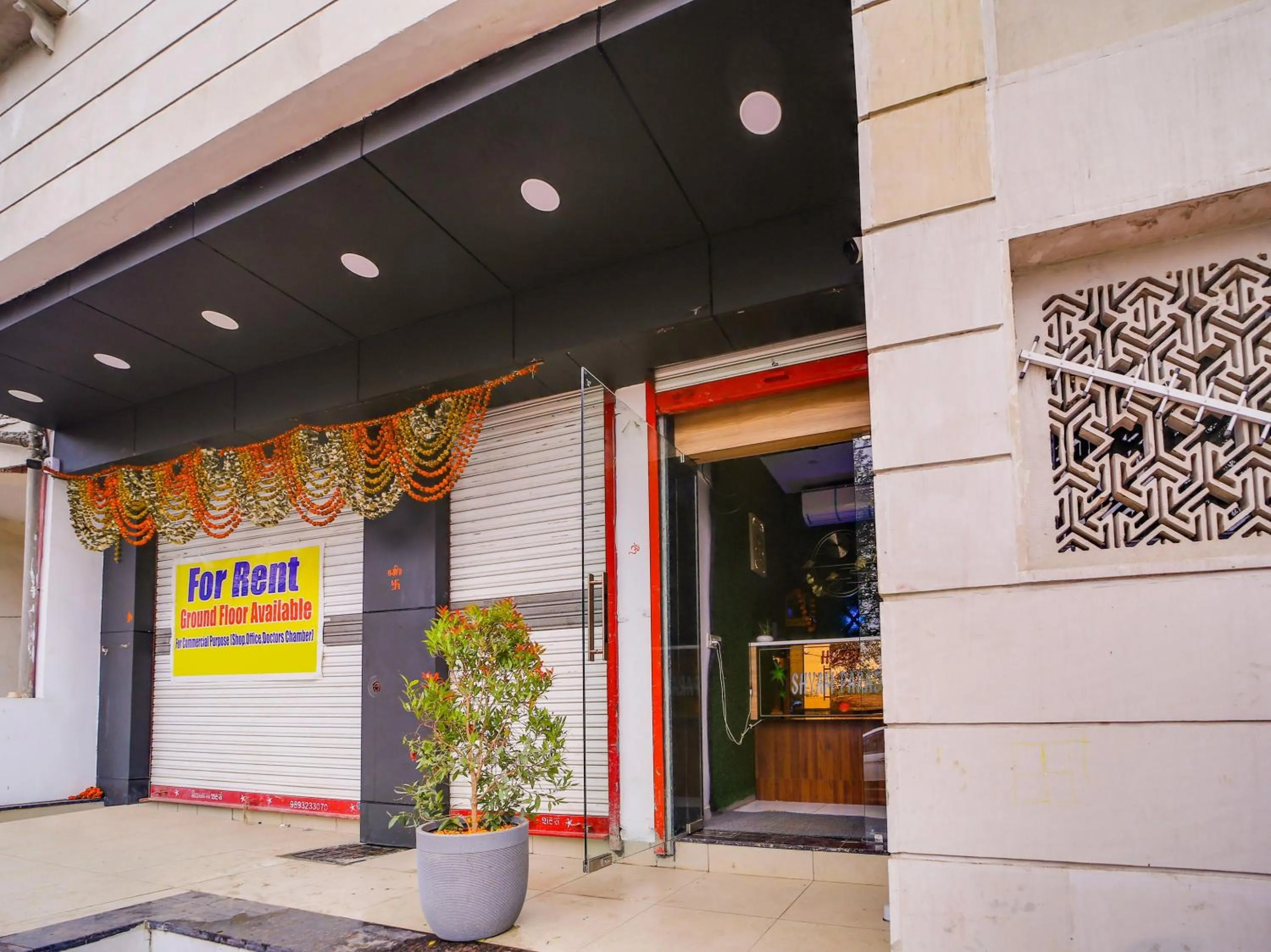 Facade/entrance in Hotel O Shyam Paradise
