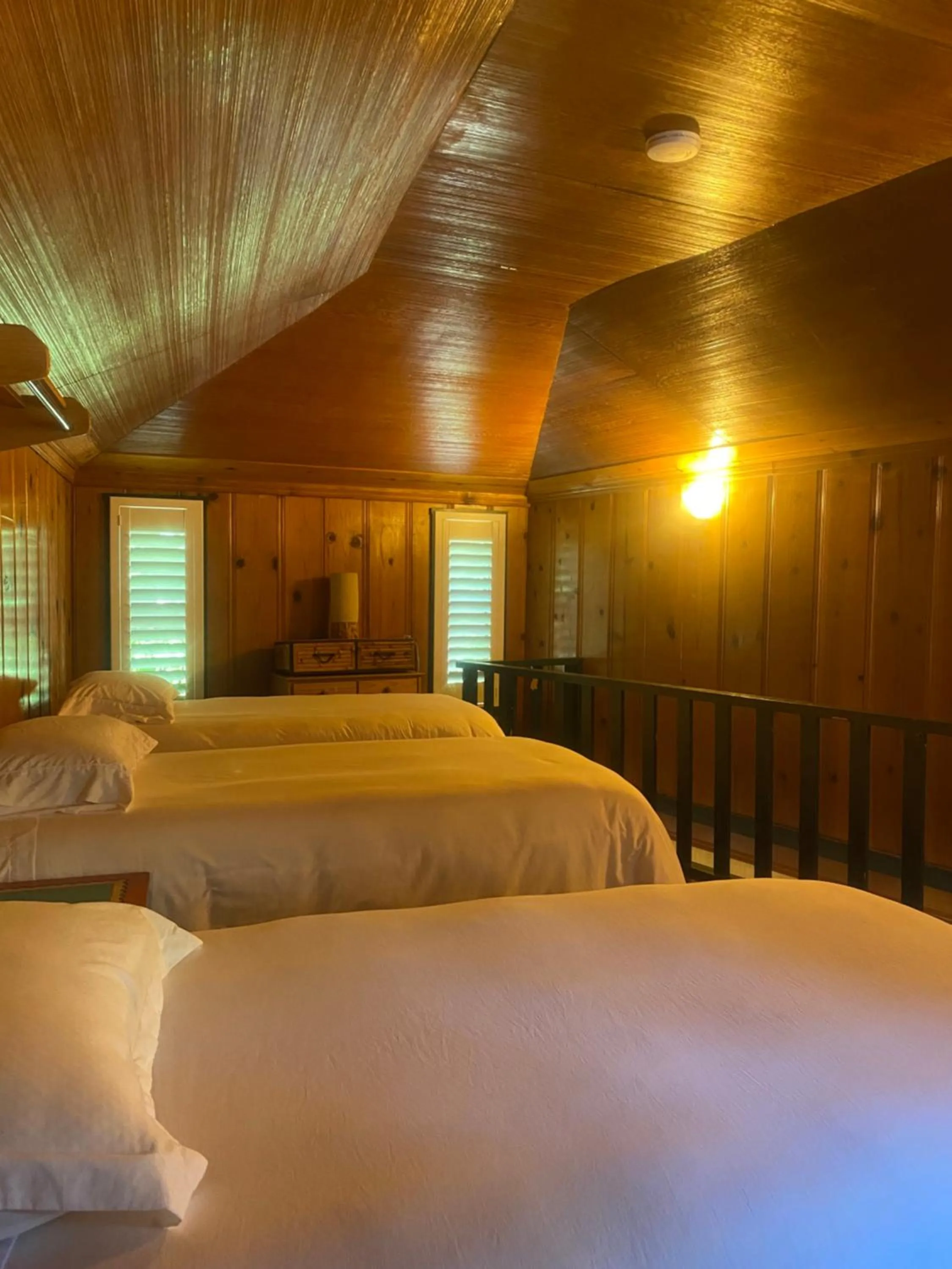 Bed in Seven Circles Lodge&Retreat
