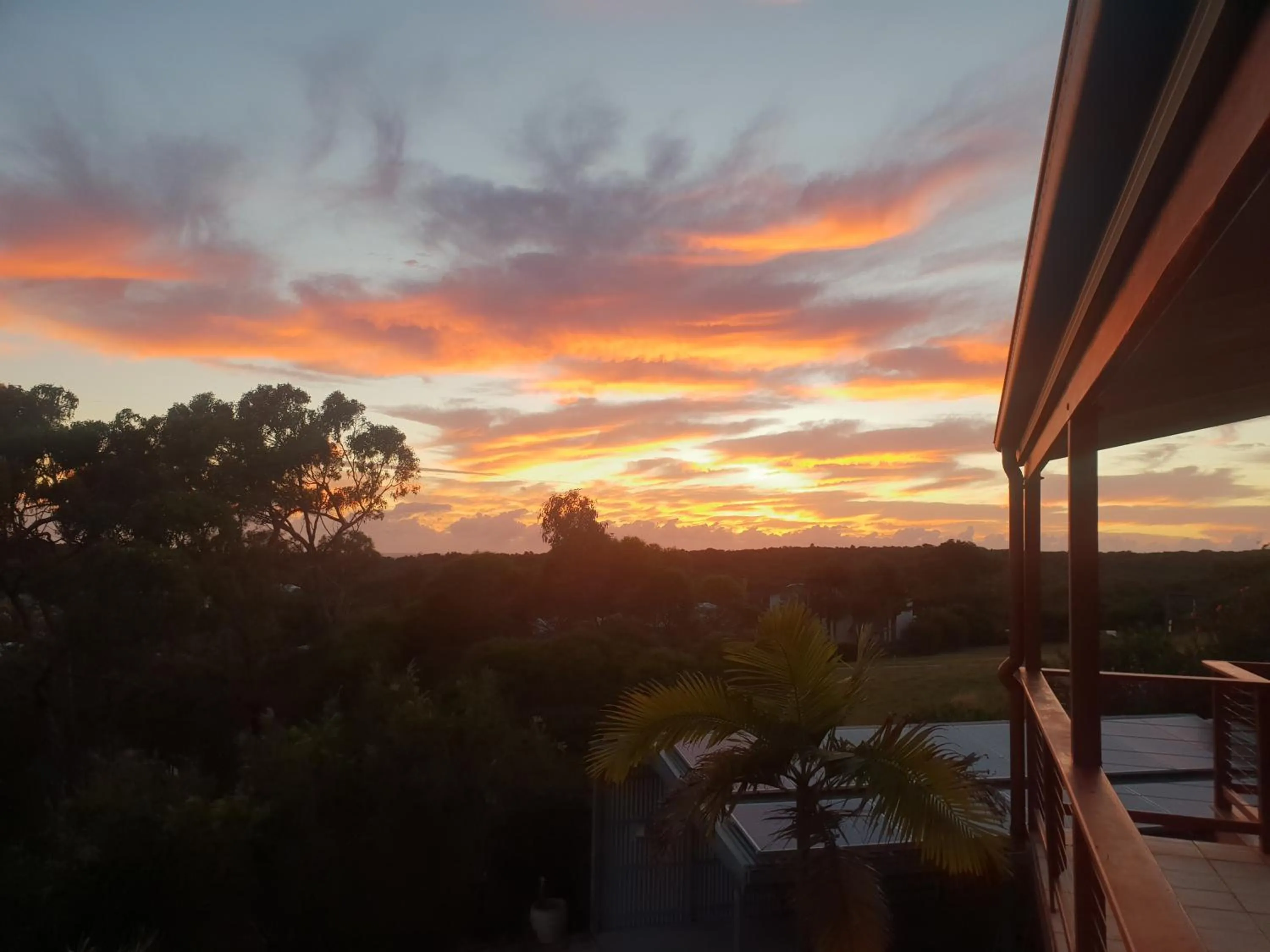 Sunrise in Escape 1770 Motel - No Kids - NO SMOKING - No Partying