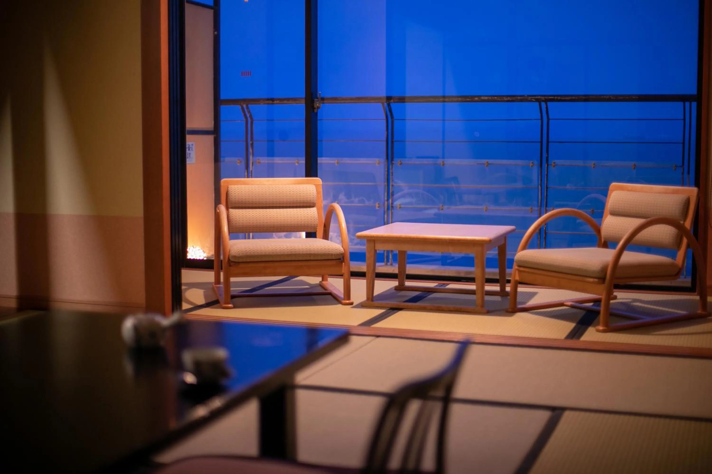 Photo of the whole room in Genjiko