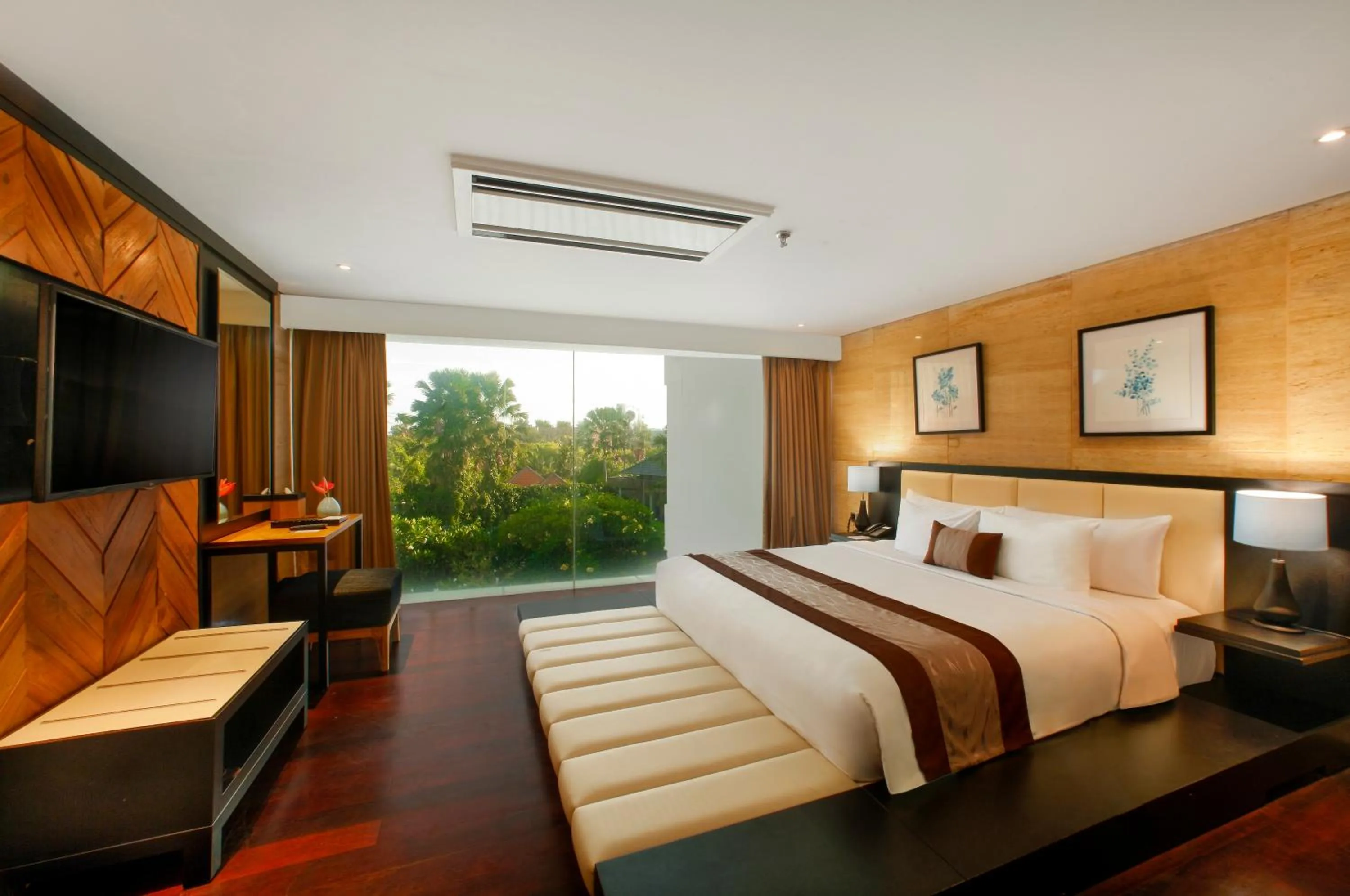 Bedroom, Bed in de Vins Sky Hotel Seminyak