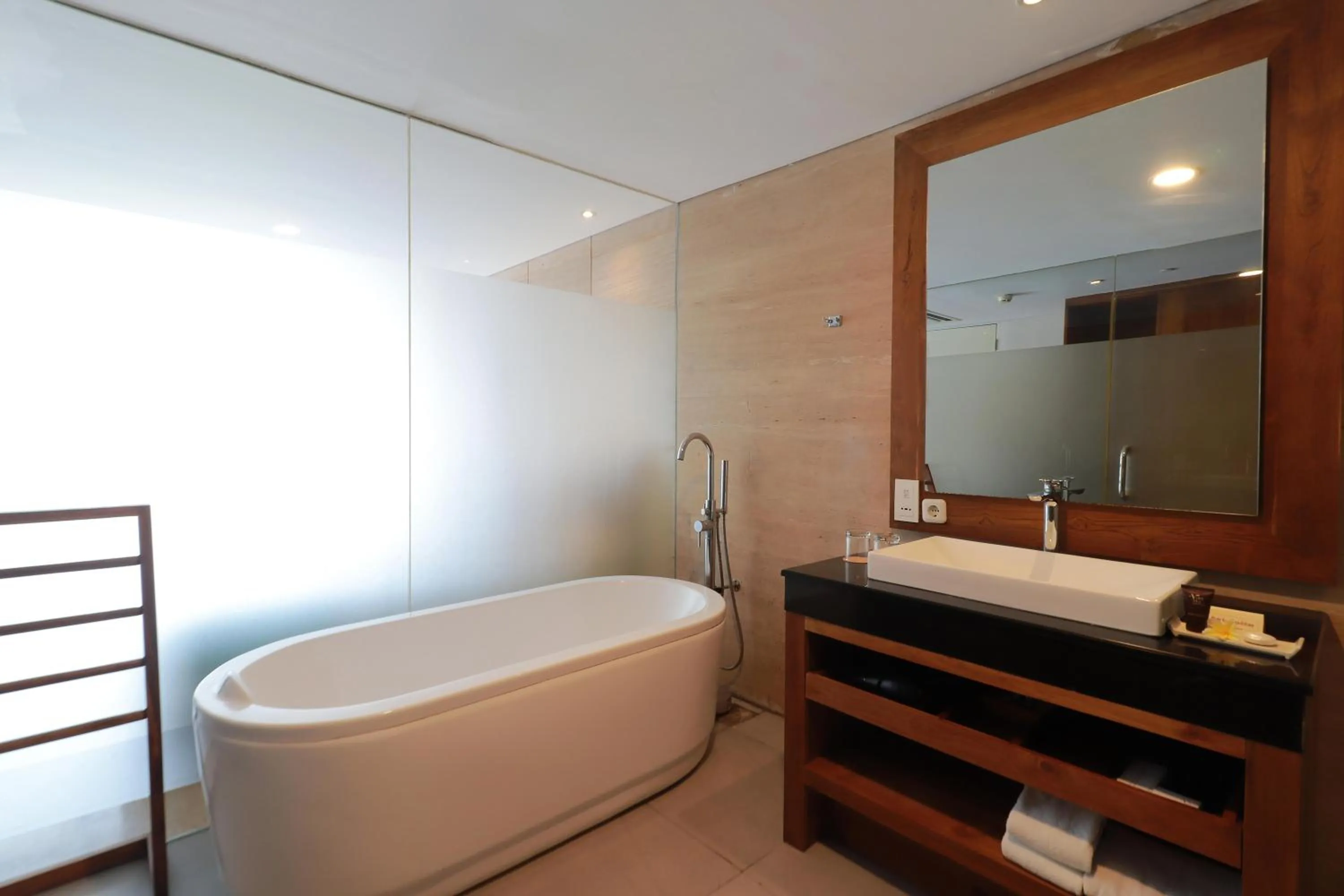 Bathroom in de Vins Sky Hotel Seminyak