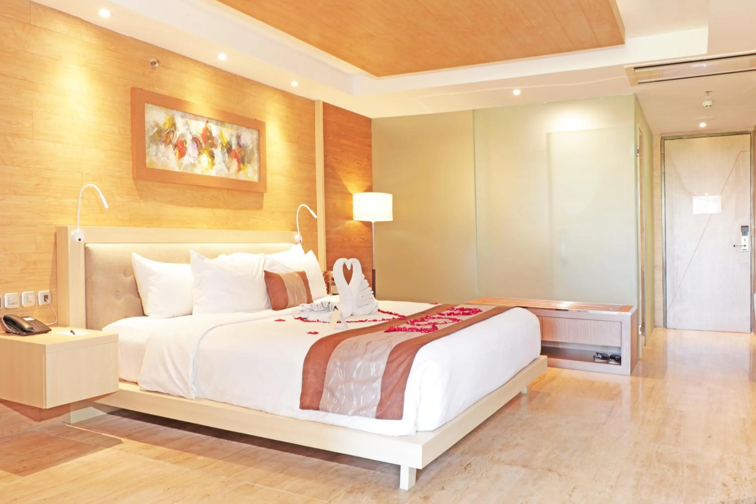 Bedroom, Bed in de Vins Sky Hotel Seminyak