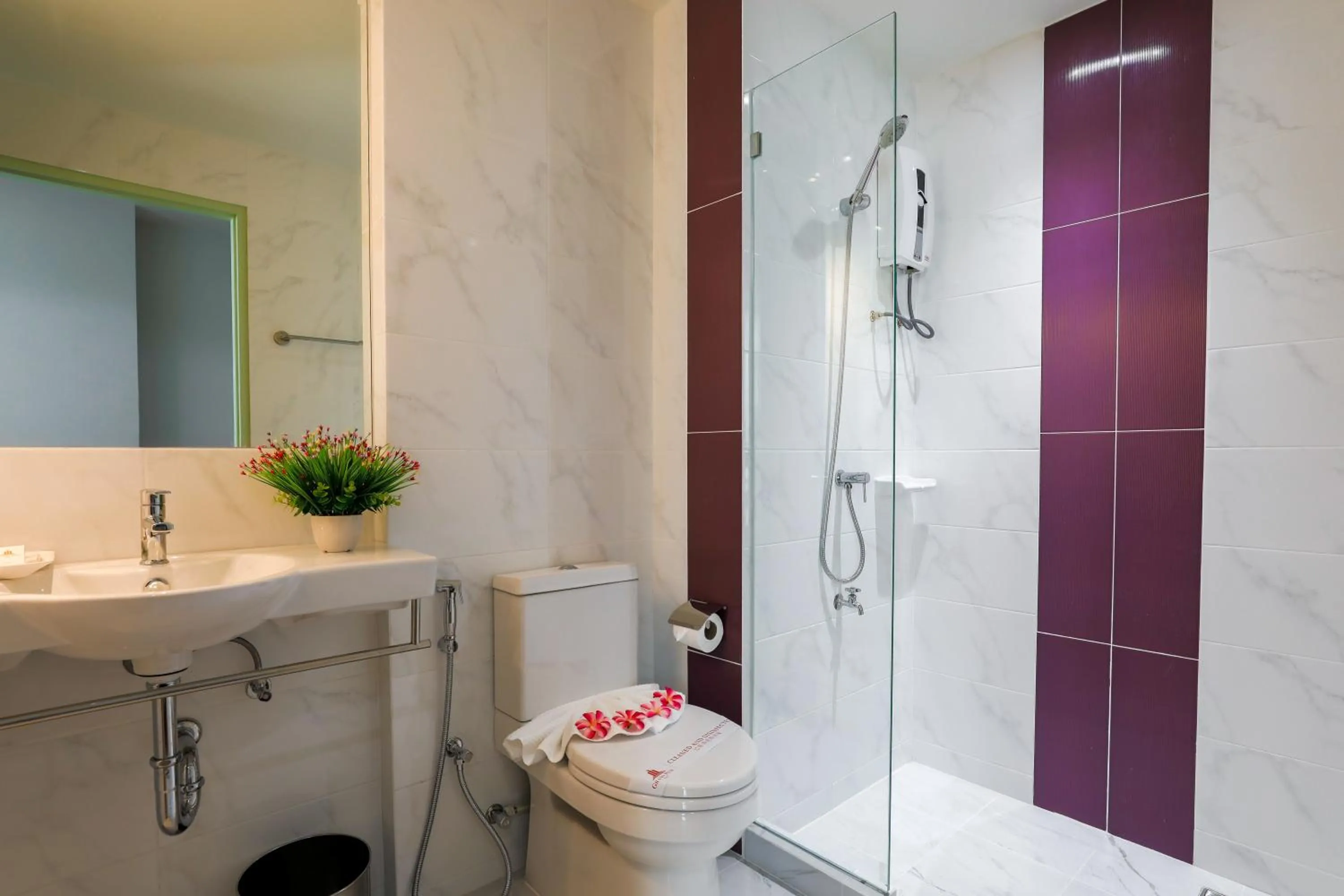 Shower in Grandpink park hotel