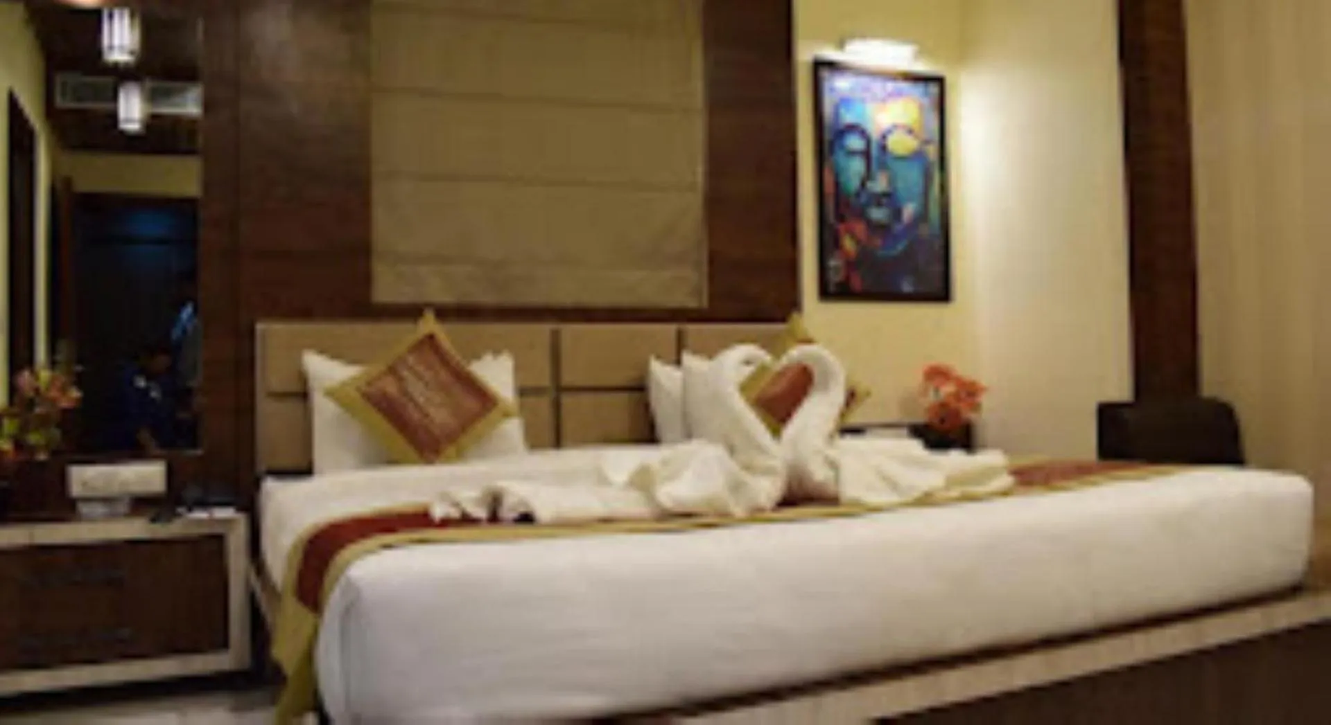 Bed in Hotel Uday Palace Varanasi , Uttar Pradesh