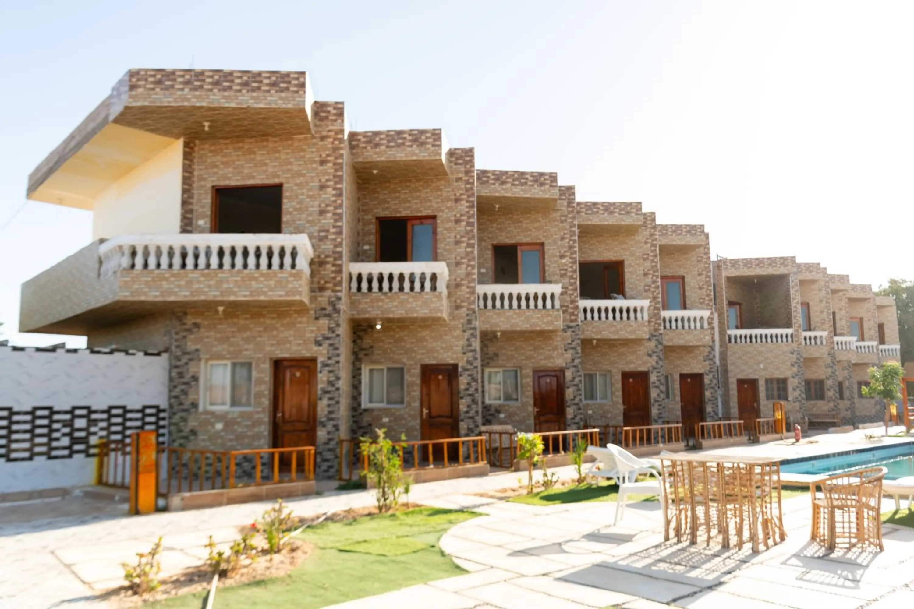 Green Beach Camp & Hotel