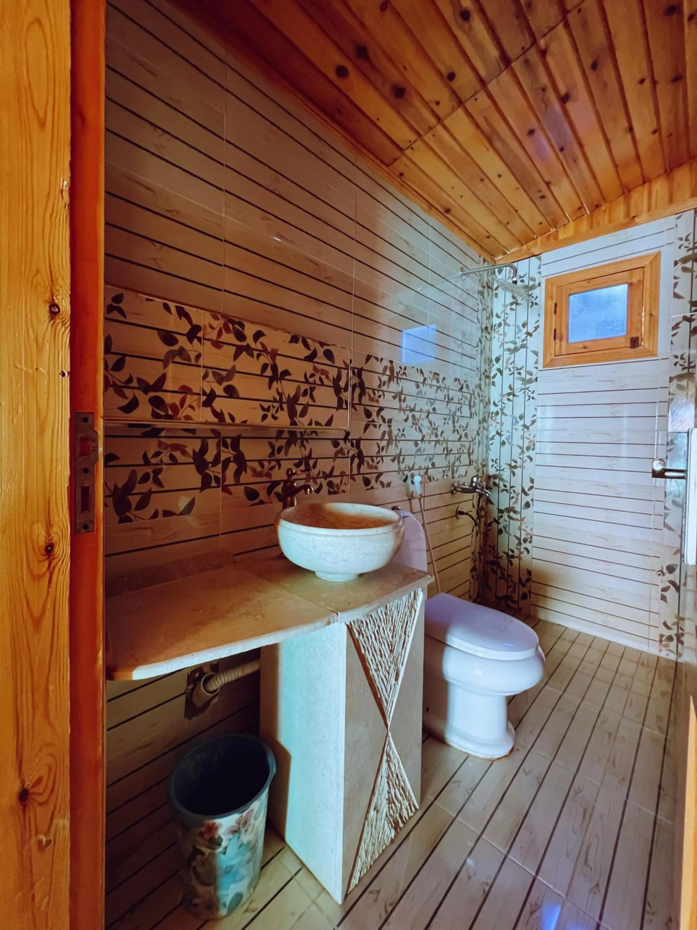 Green Beach Camp & Hotel