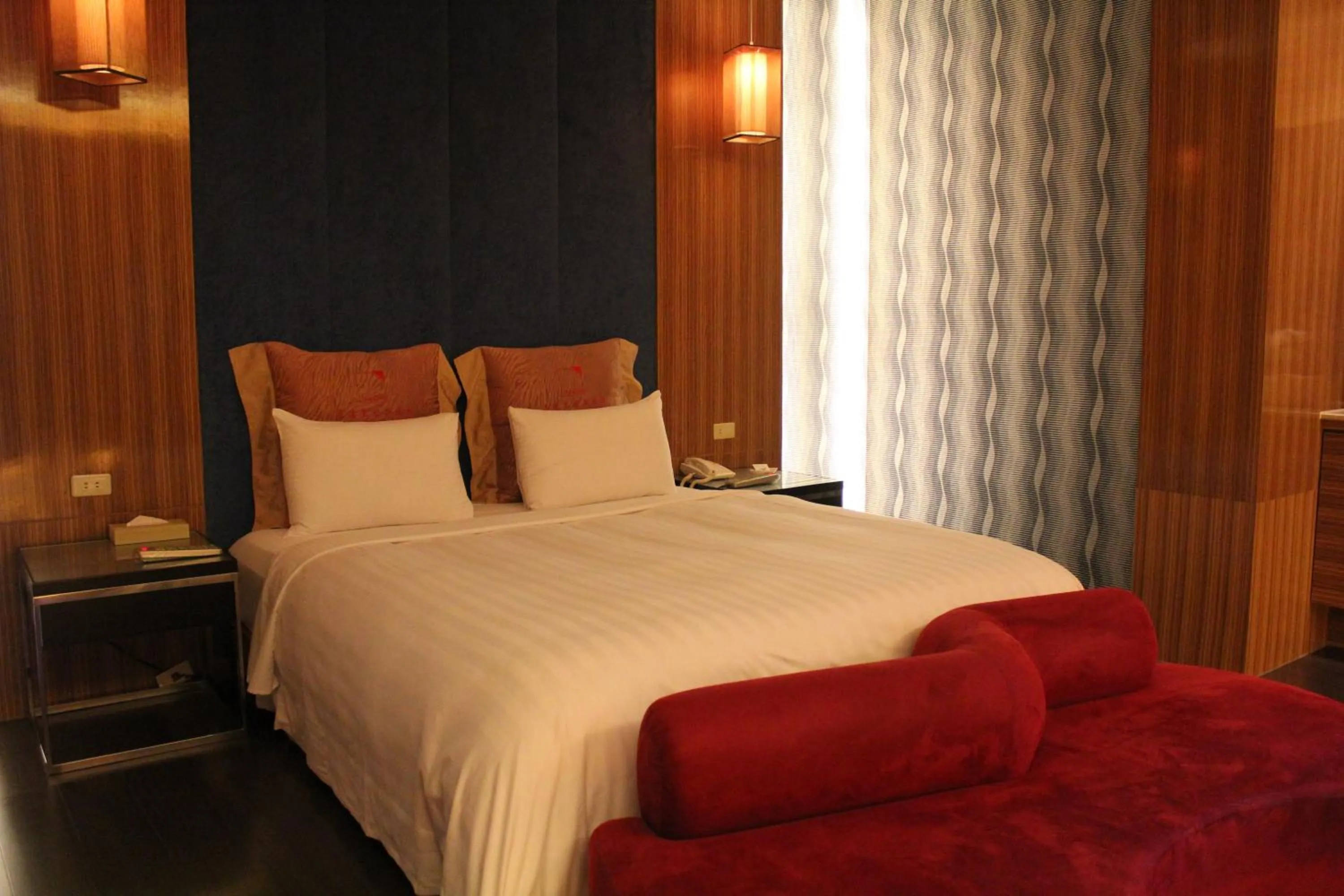 Bed in Madrid Classic Hotel