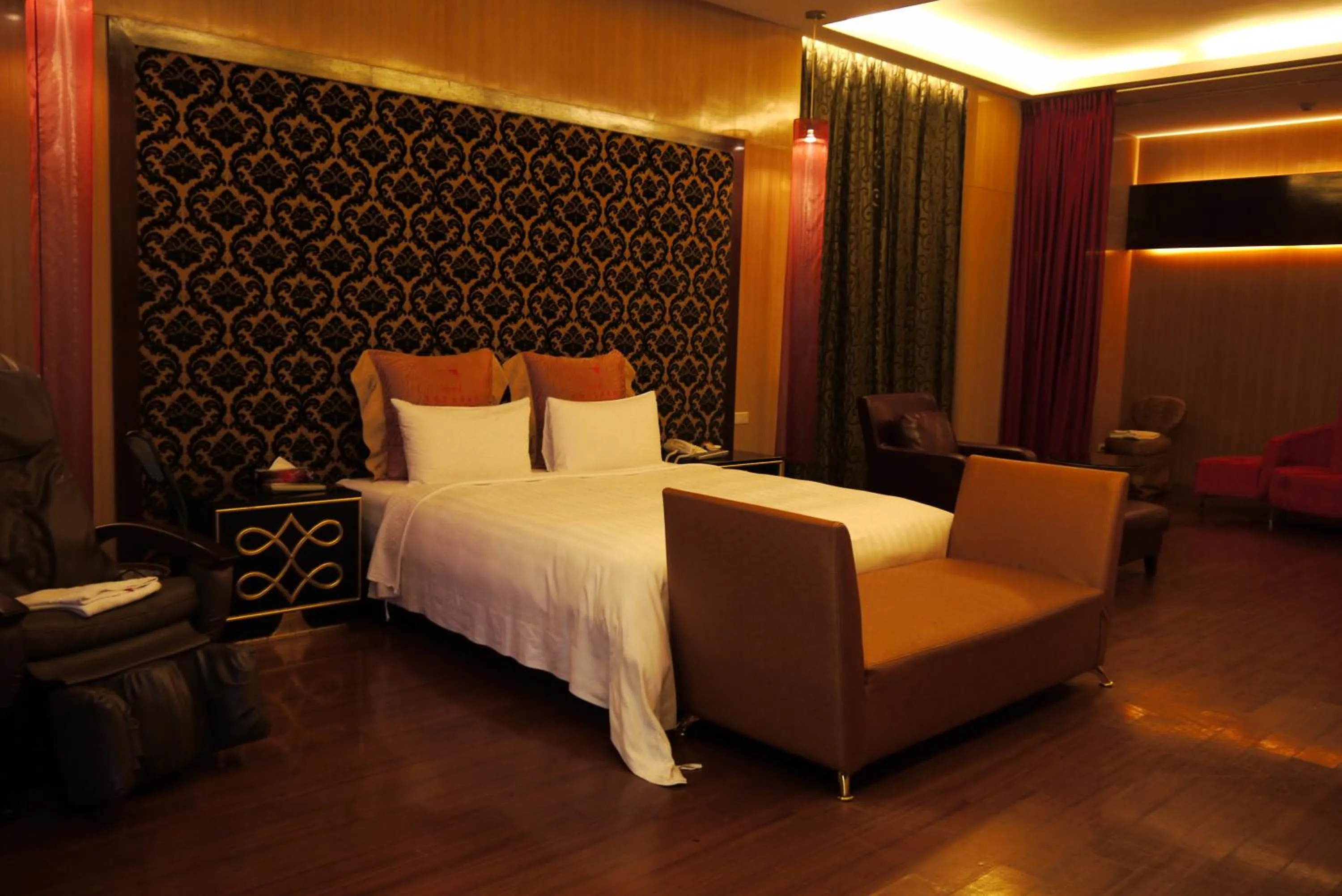 Bed in Madrid Classic Hotel