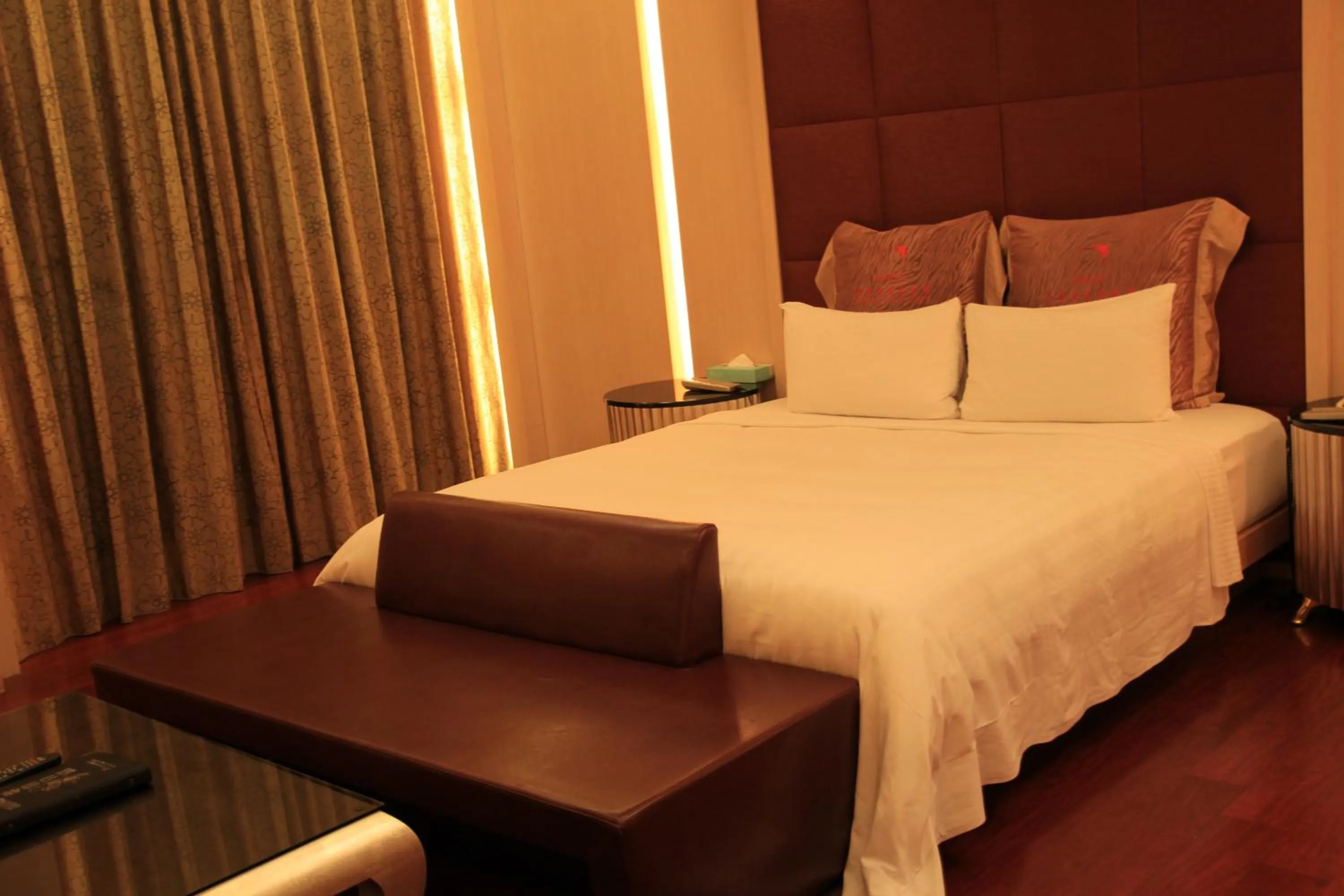 Bed in Madrid Classic Hotel