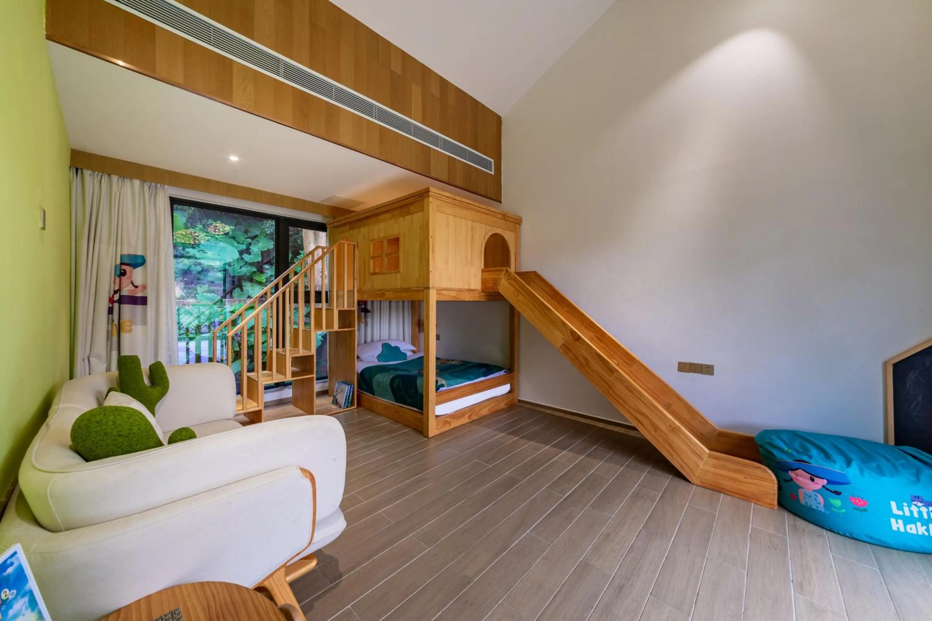 Bed in Little Hakka Hotel