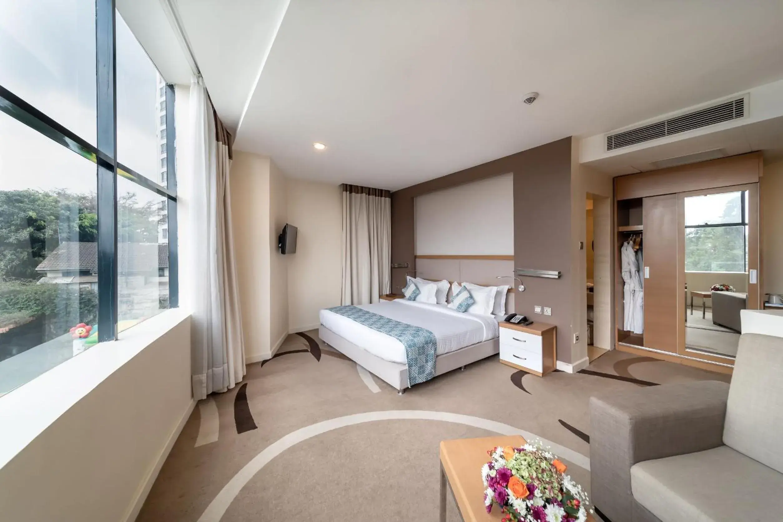 Superior King Room with City view in PrideInn Azure Hotel Nairobi Westlands Superior King Room with City view in PrideInn Azure Hotel Nairobi Westlands