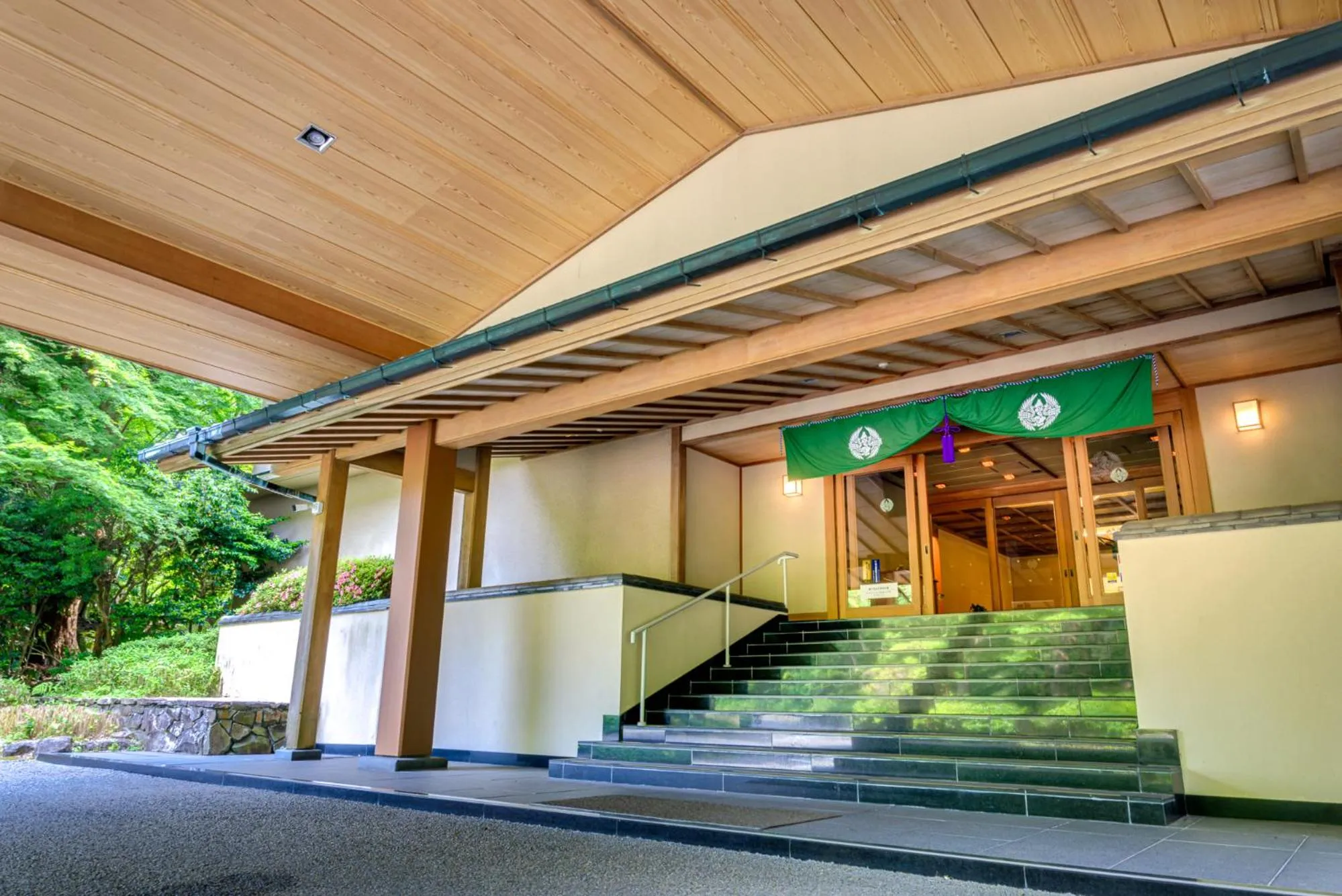 Facade/entrance in Ryuguden