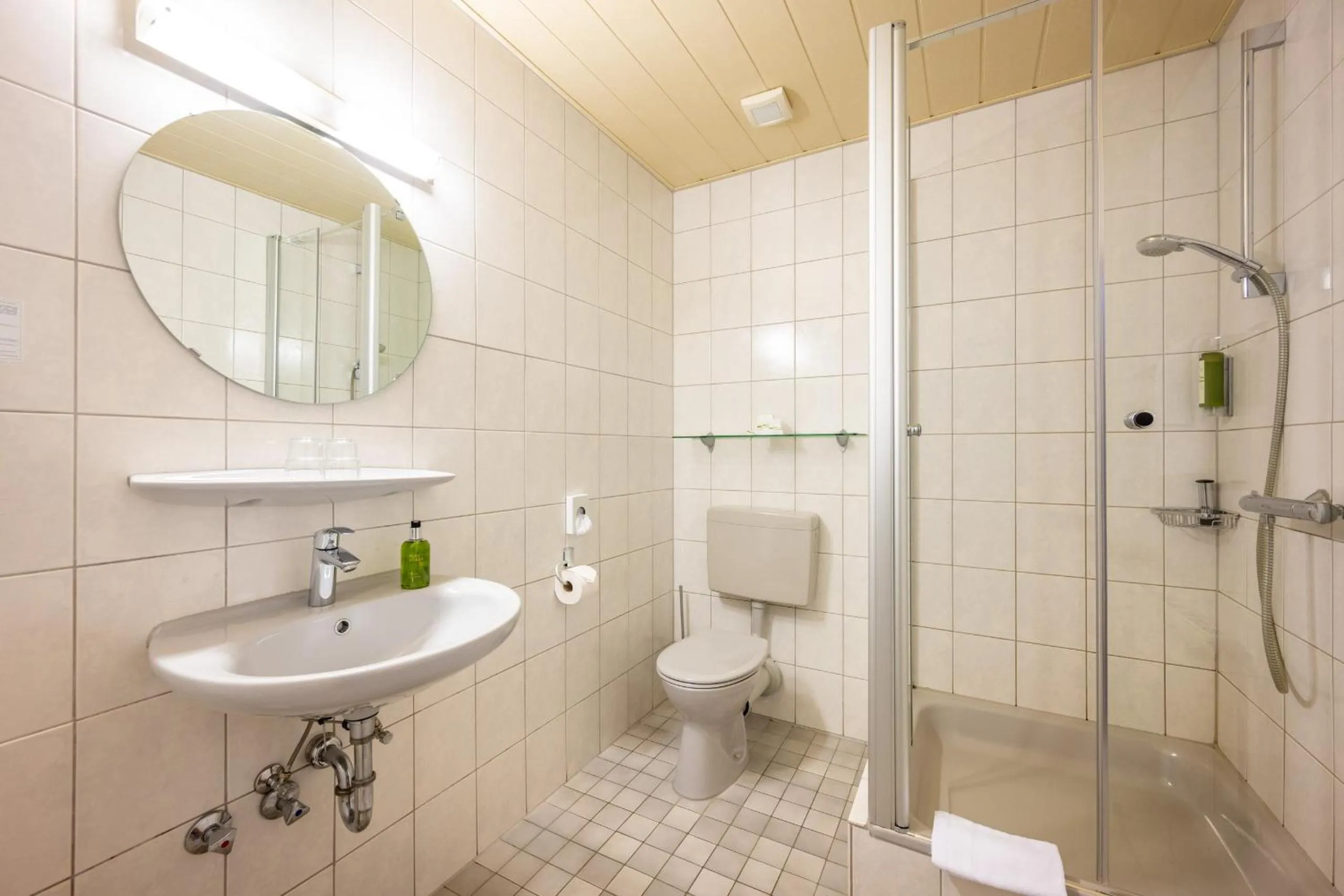 Bathroom in Weinhotel Restaurant Klostermühle