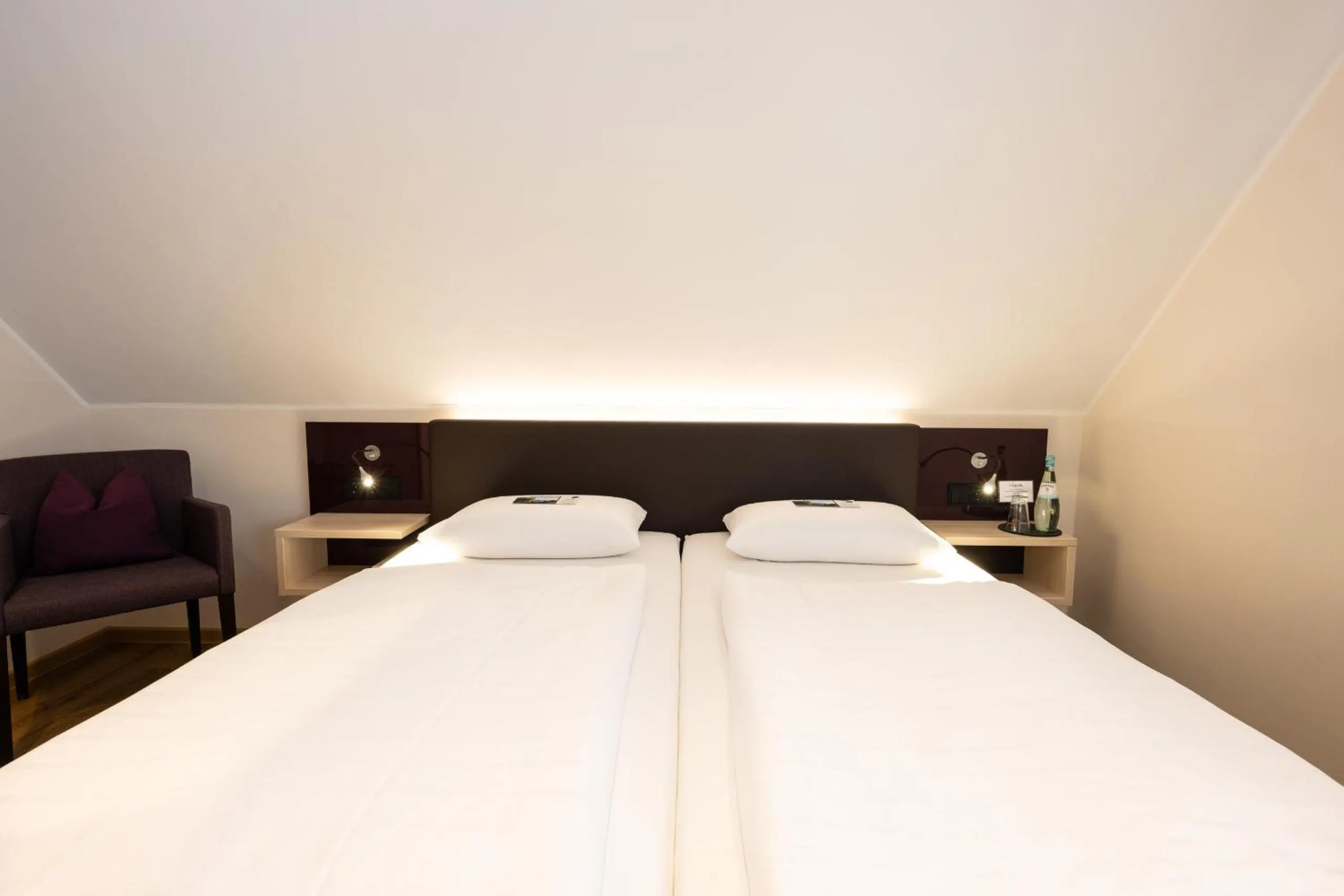 Bed in Weinhotel Restaurant Klostermühle