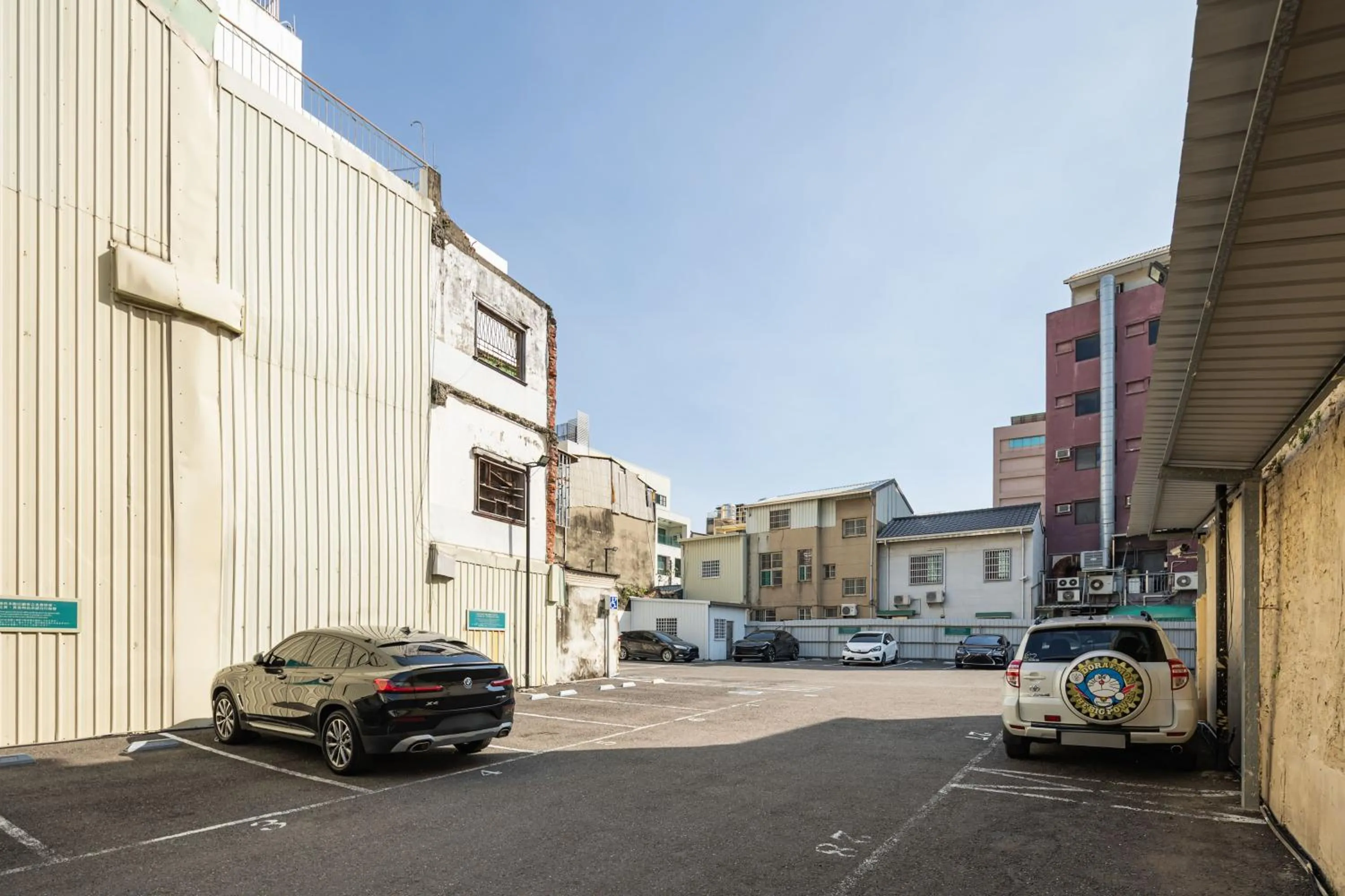 Parking in Kindness Hotel - Chihkan Tower Branch