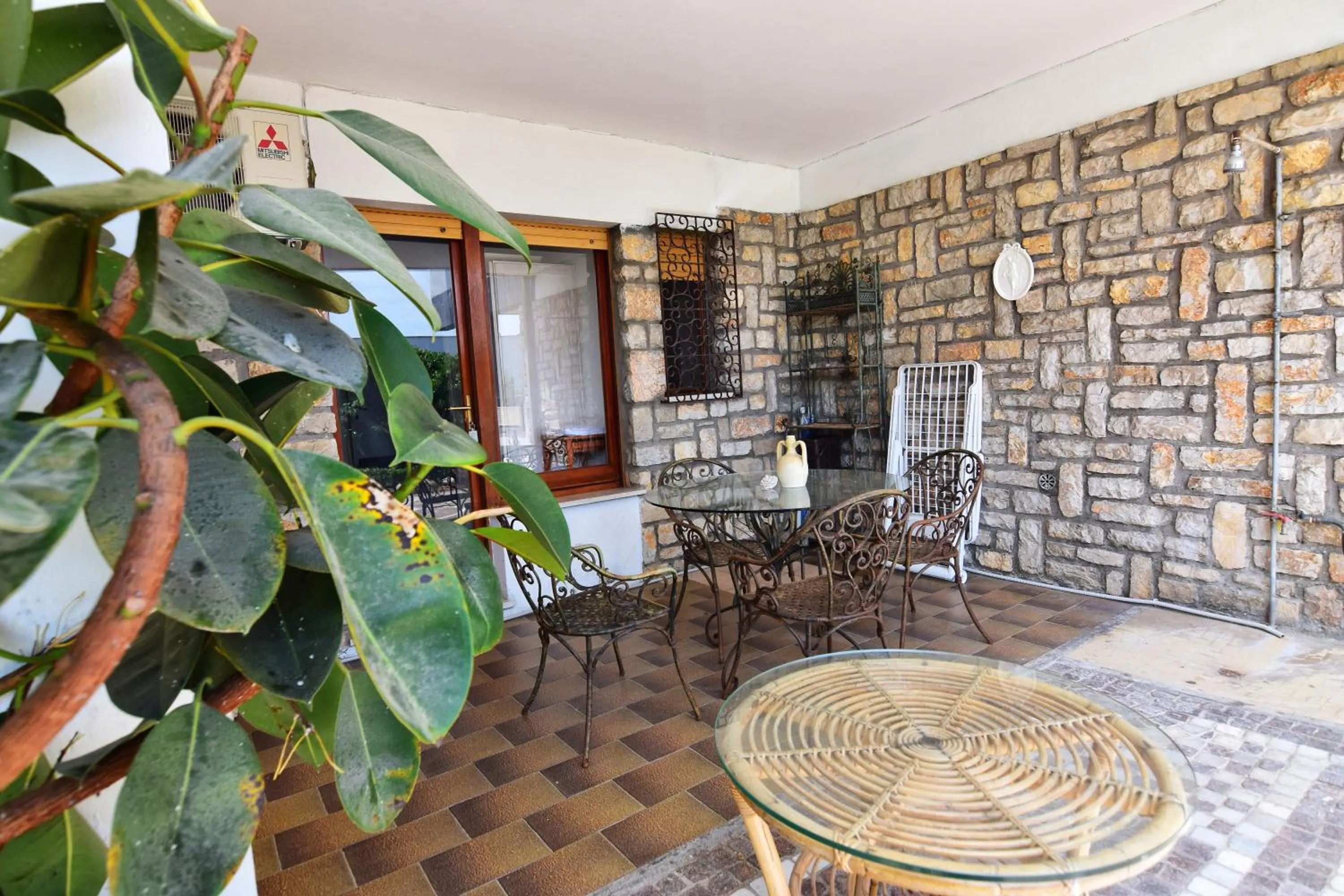 Garden in Un Ospite a Fontania