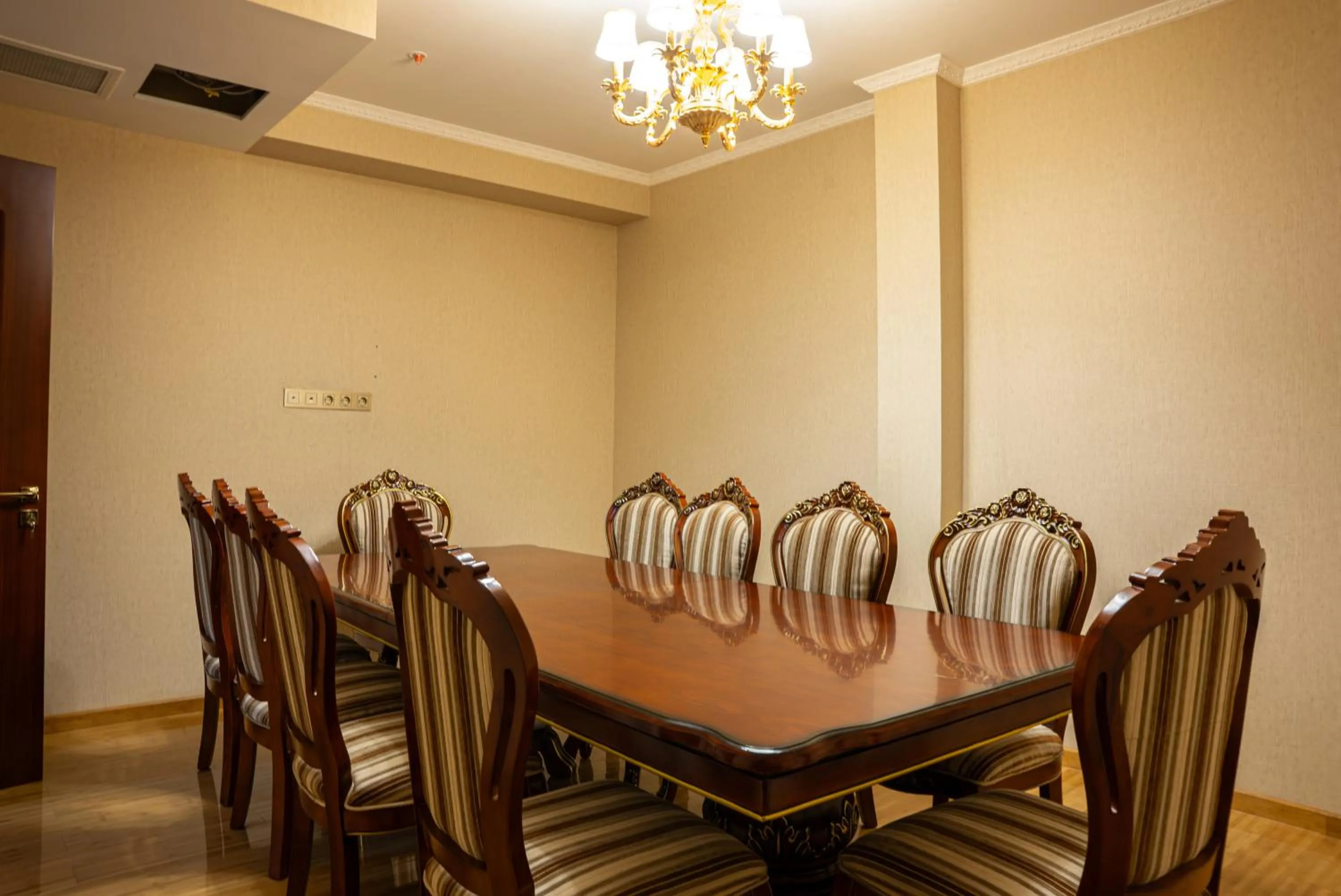 Dining area in Panorama Lisi Grand Hotel