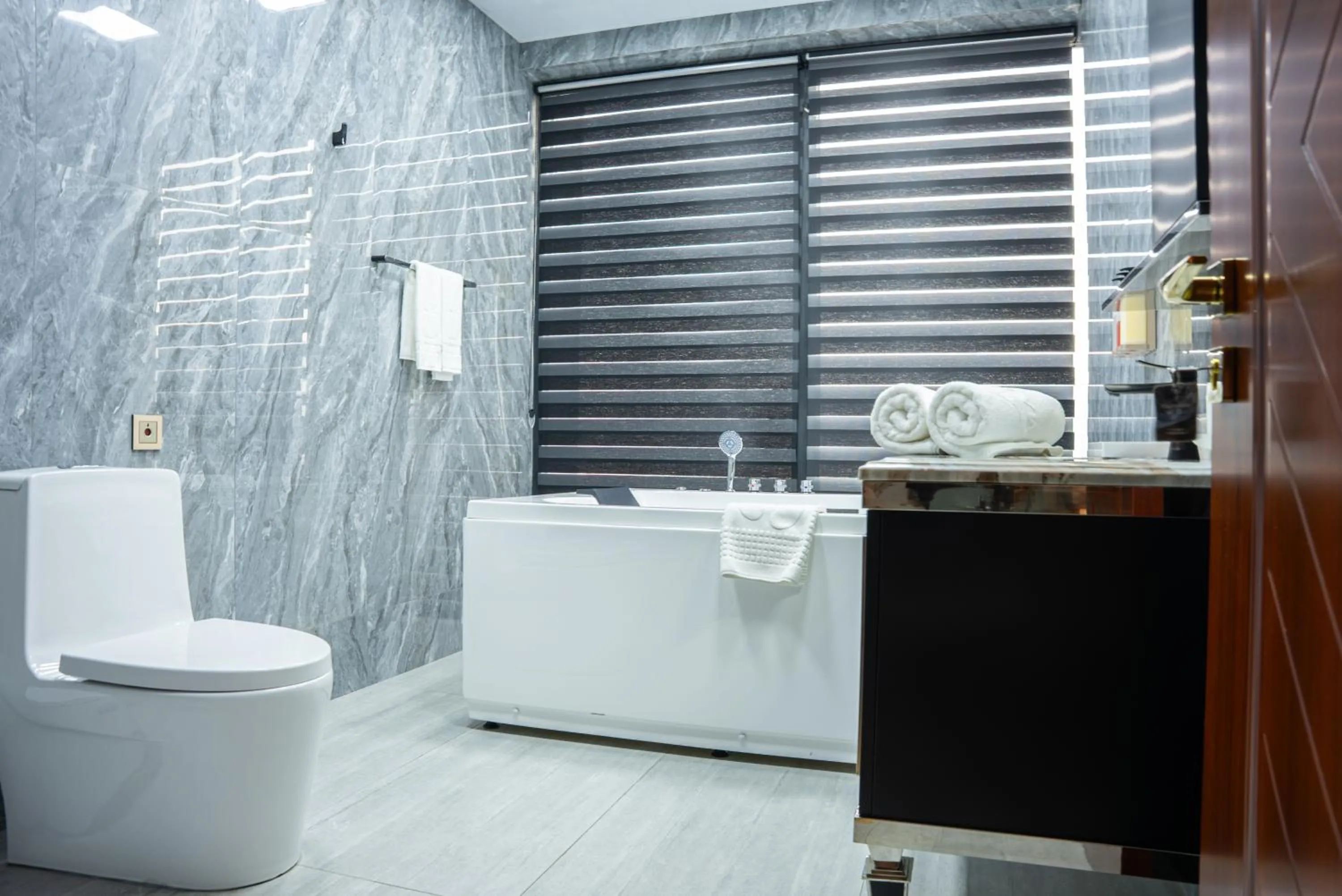 Bathroom in Panorama Lisi Grand Hotel