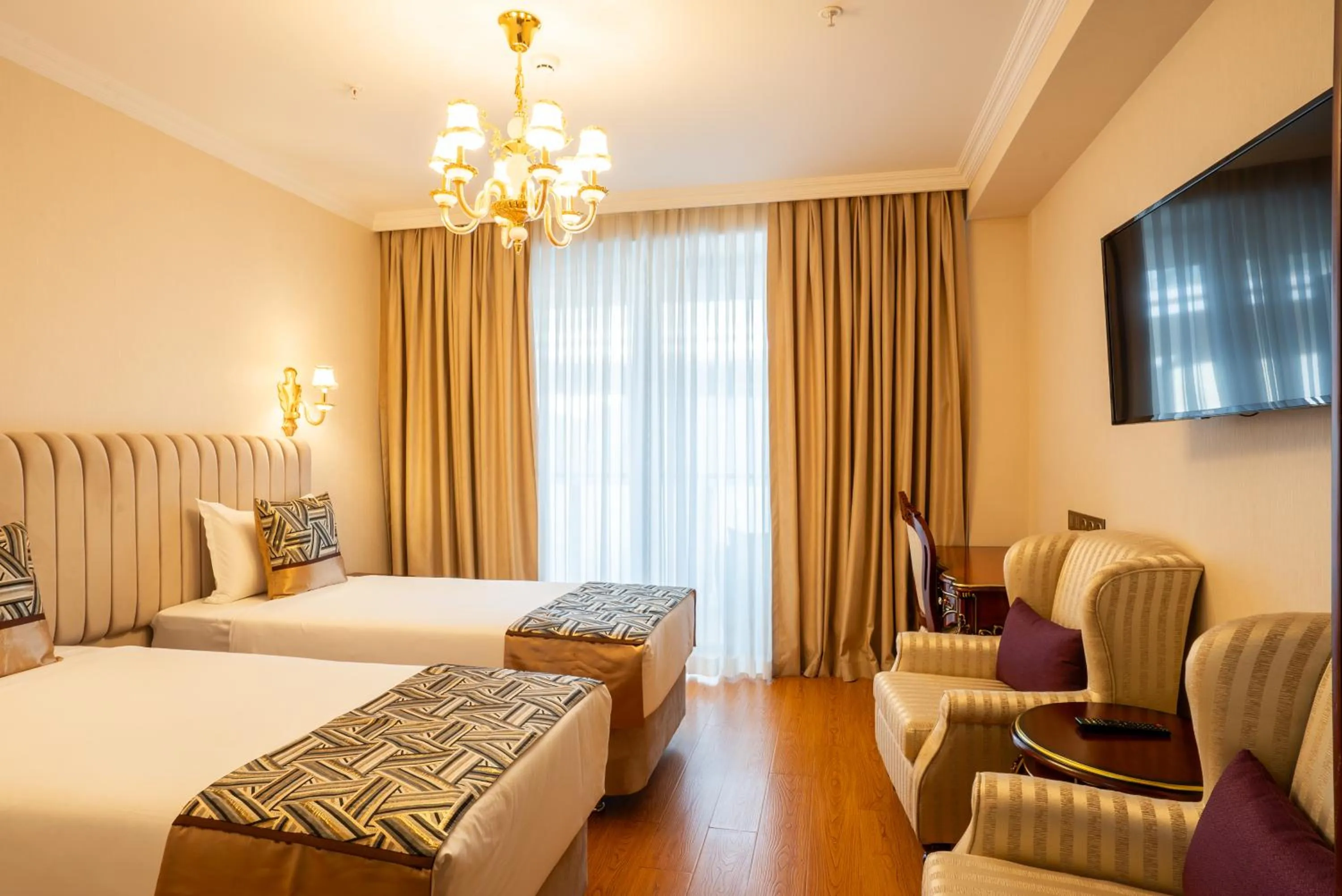 Bed in Panorama Lisi Grand Hotel