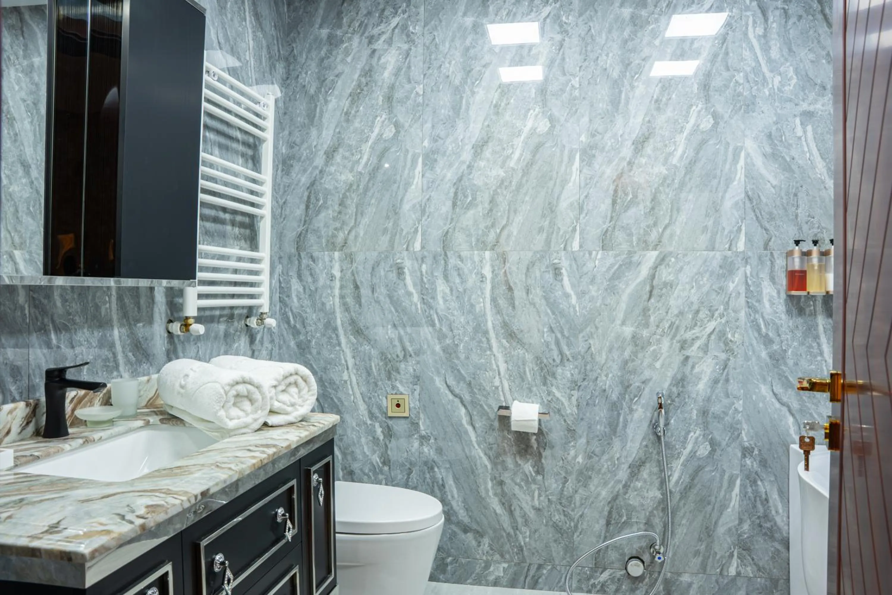 Bathroom in Panorama Lisi Grand Hotel