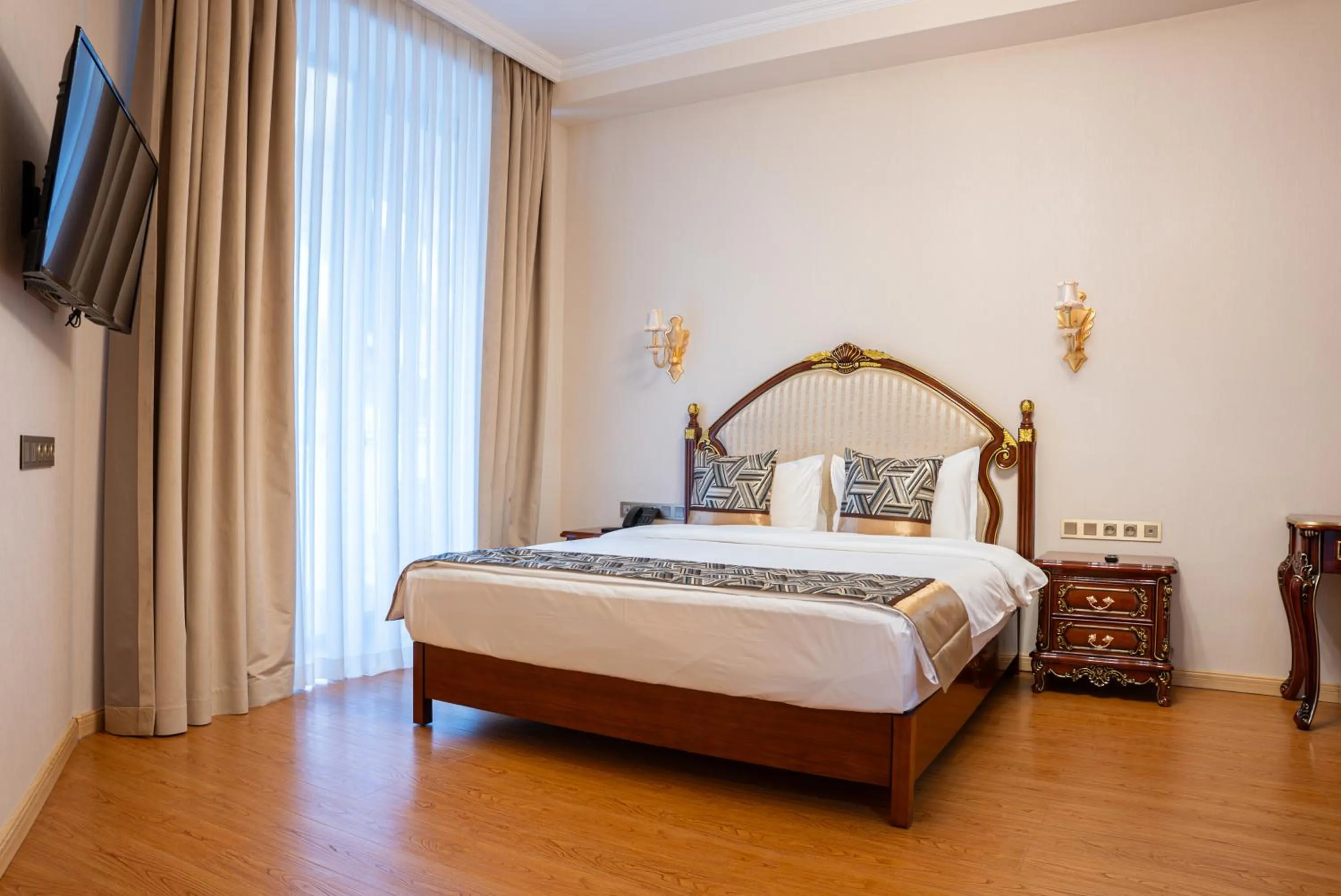 Bedroom, Bed in Panorama Lisi Grand Hotel