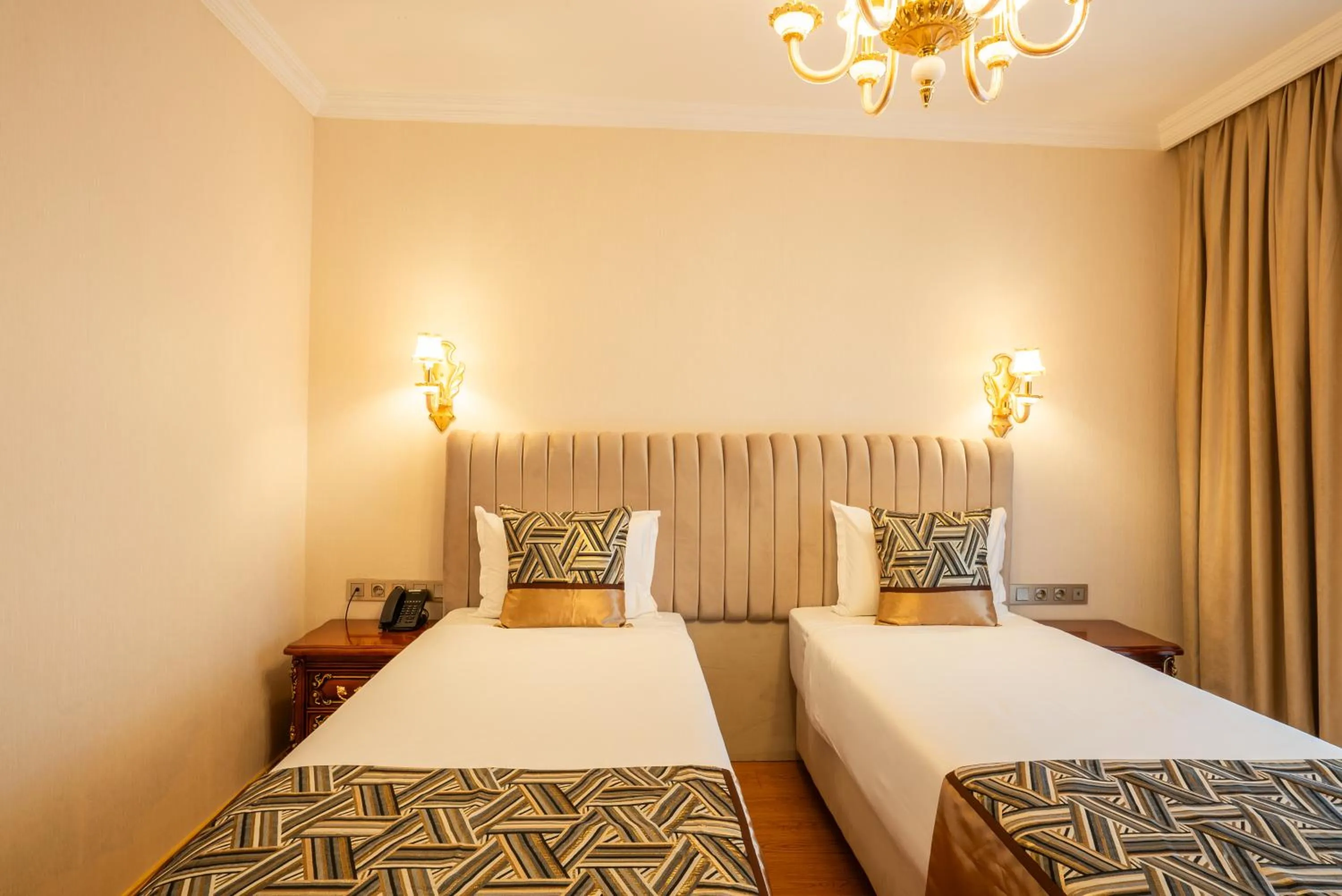 Bedroom, Bed in Panorama Lisi Grand Hotel