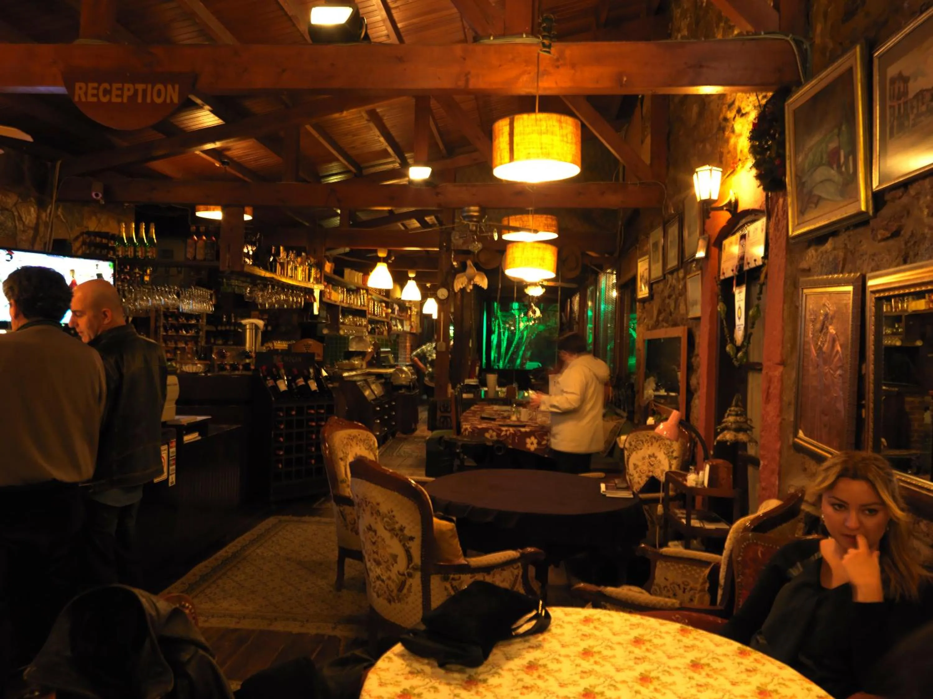 Restaurant/places to eat in Otel Yorgo Seferis