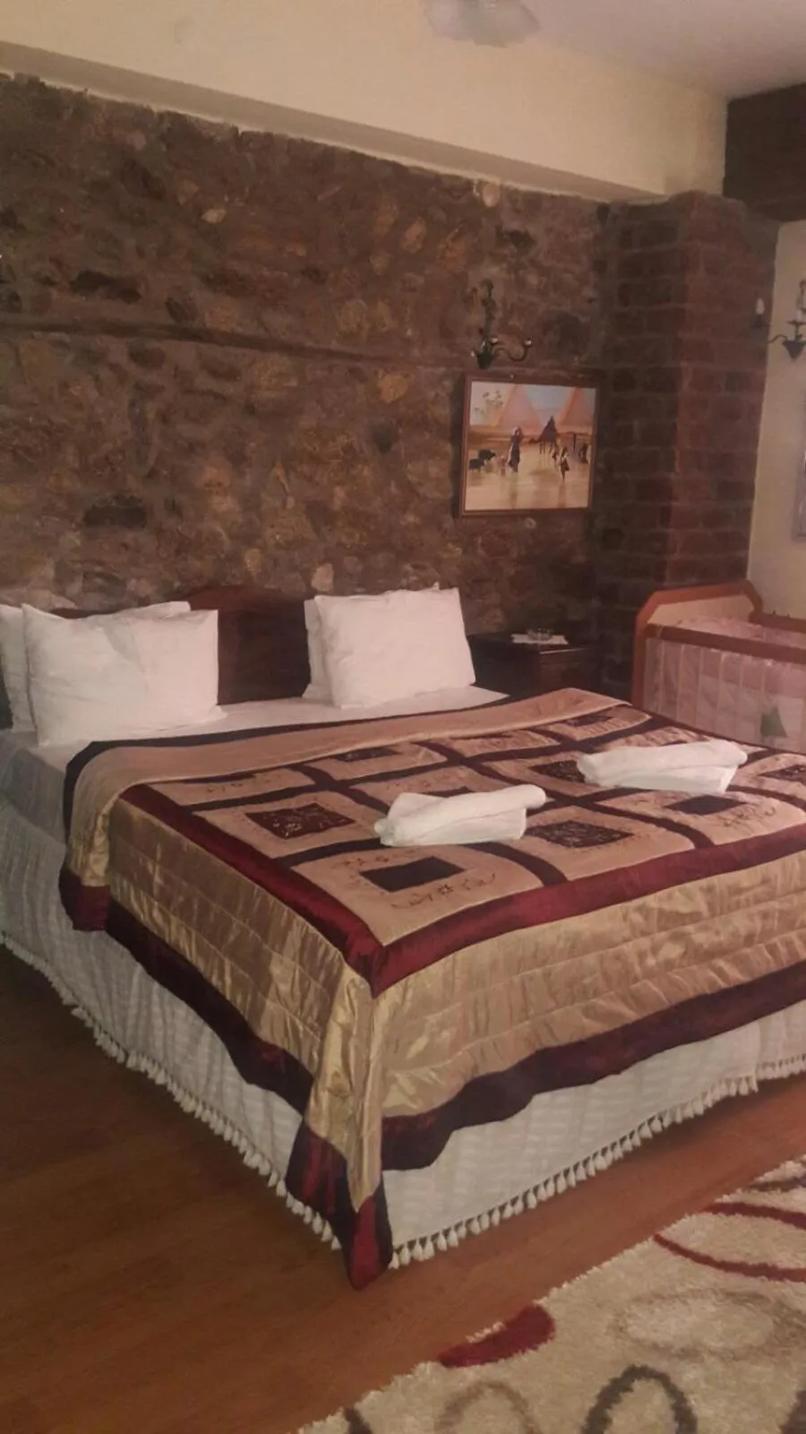 cot, Bed in Otel Yorgo Seferis
