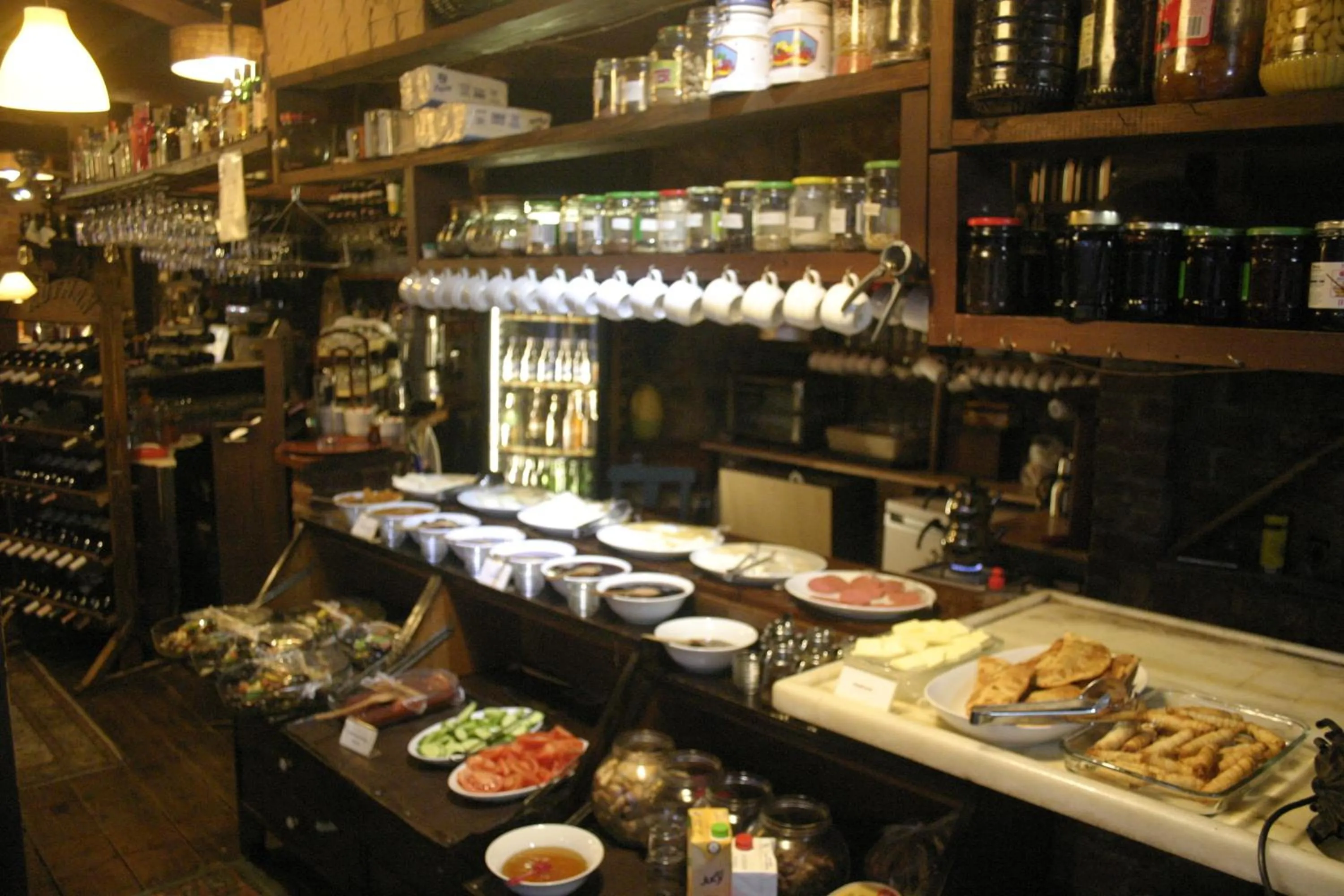 Restaurant/places to eat in Otel Yorgo Seferis