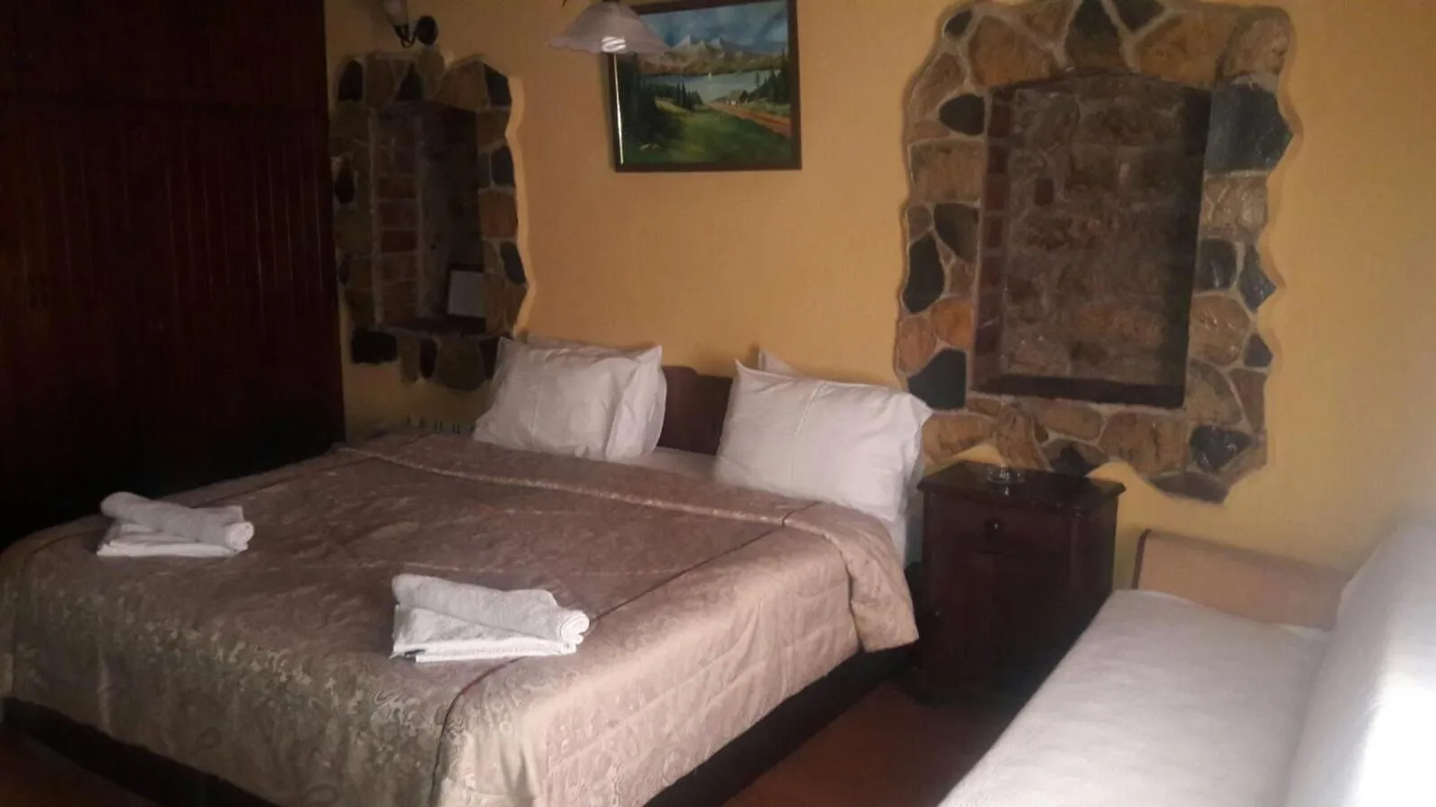 Bed in Otel Yorgo Seferis