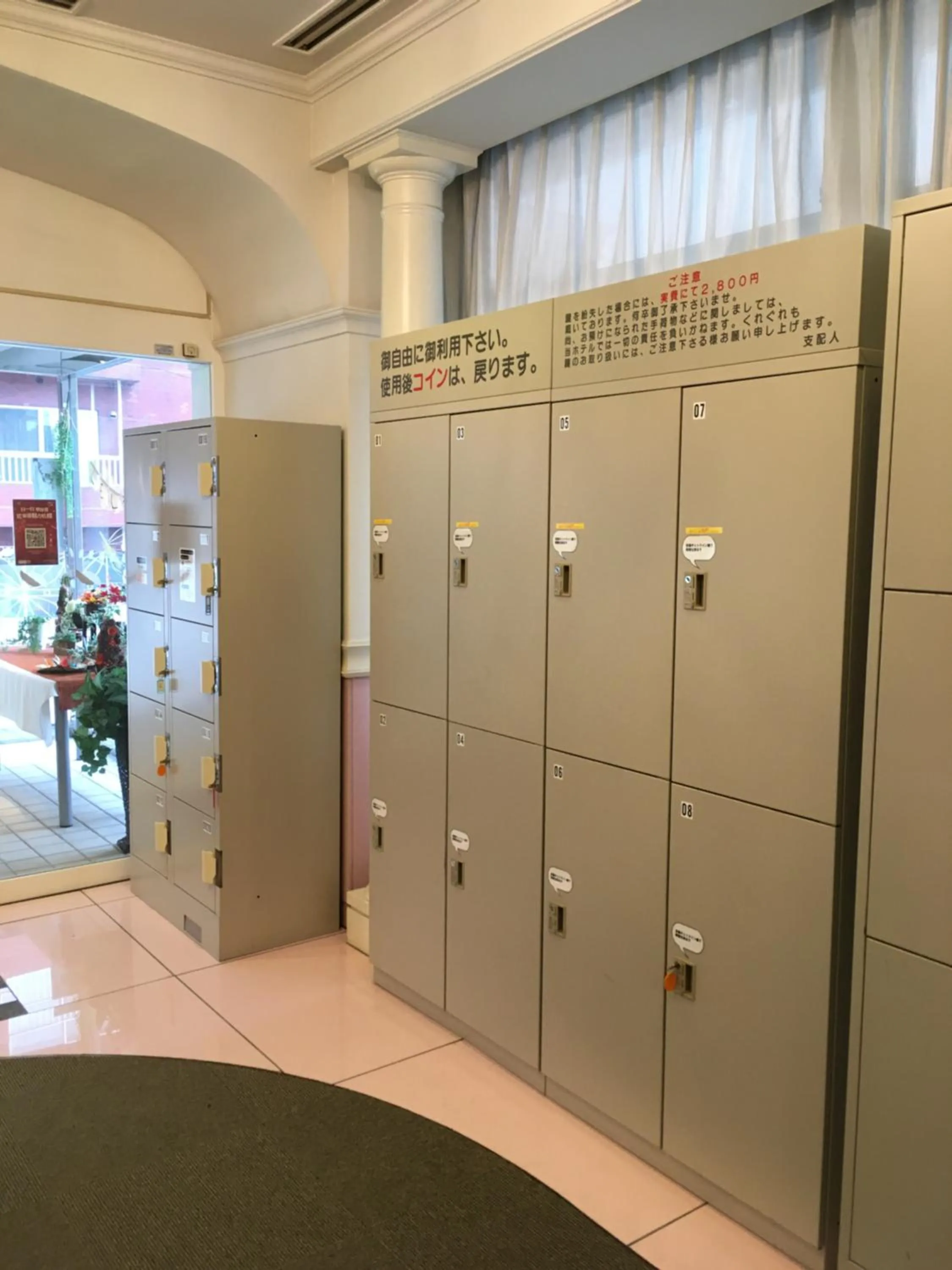 microwave in Business Inn Norte