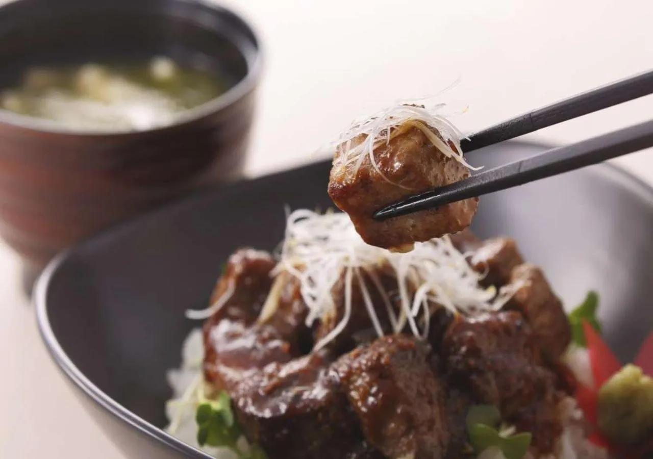 room service in Business Inn Norte