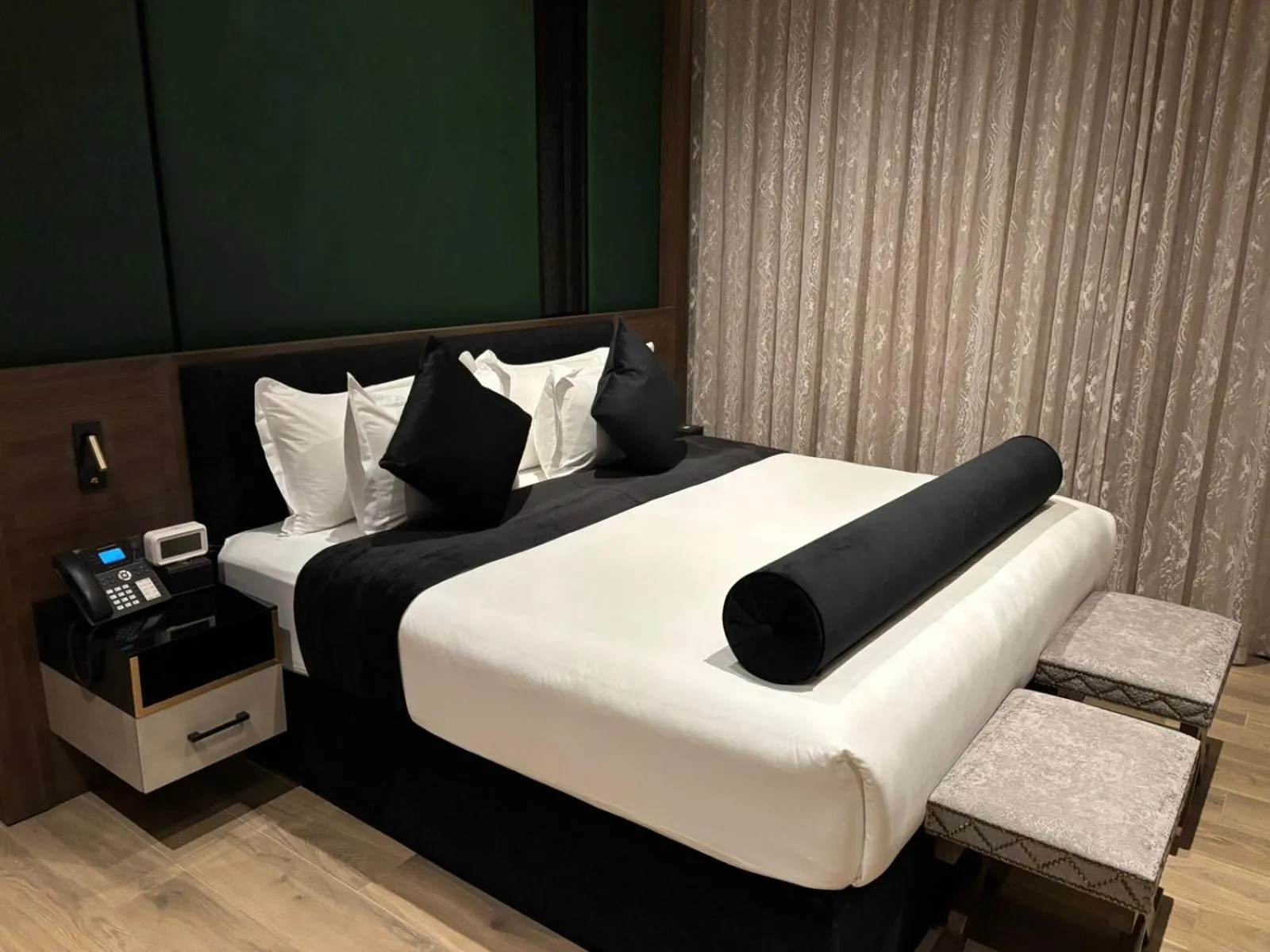 Bed in Lilac Park Hotel