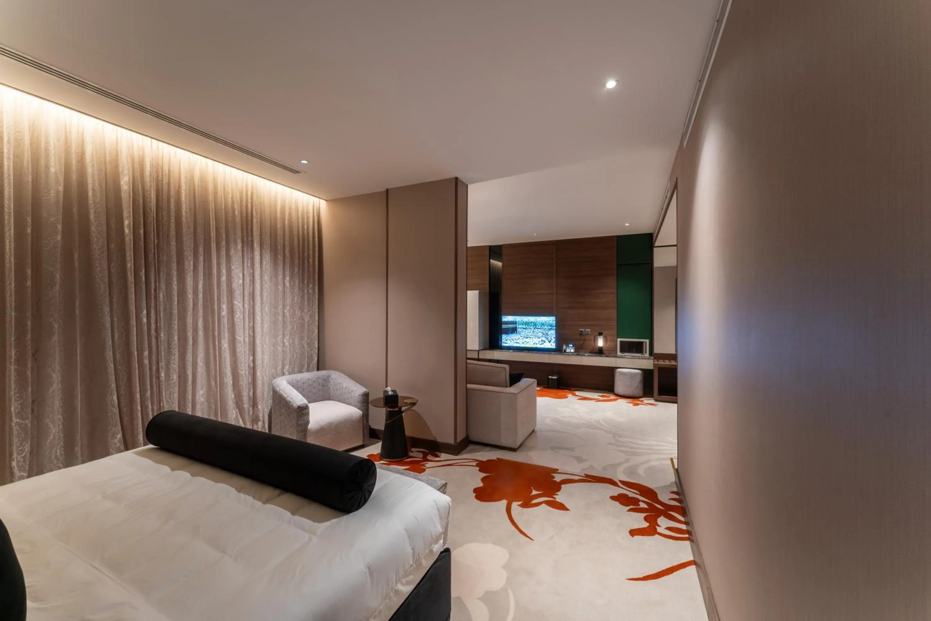 Bed in Lilac Park Hotel