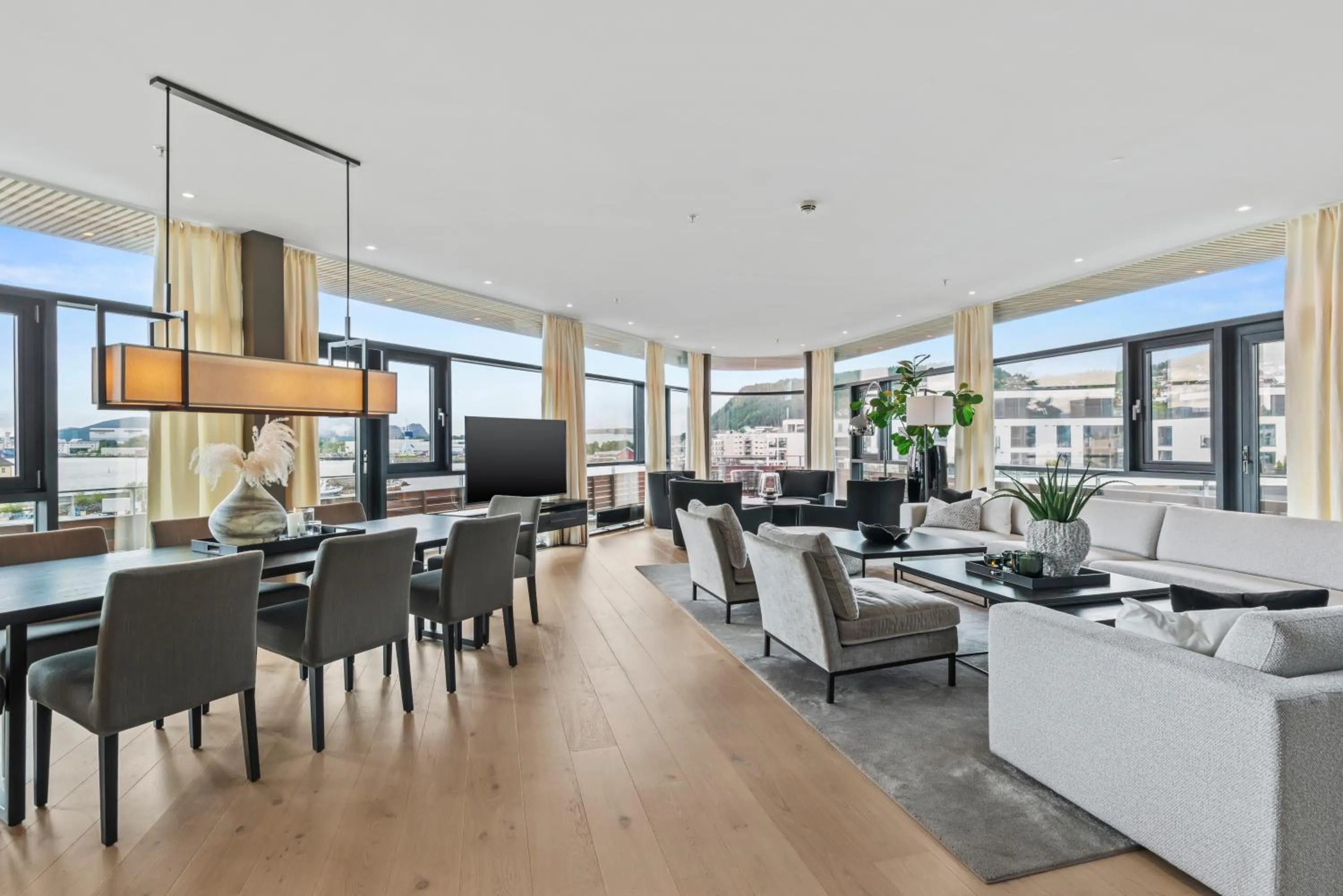 TV and multimedia in Quality Hotel Ulstein