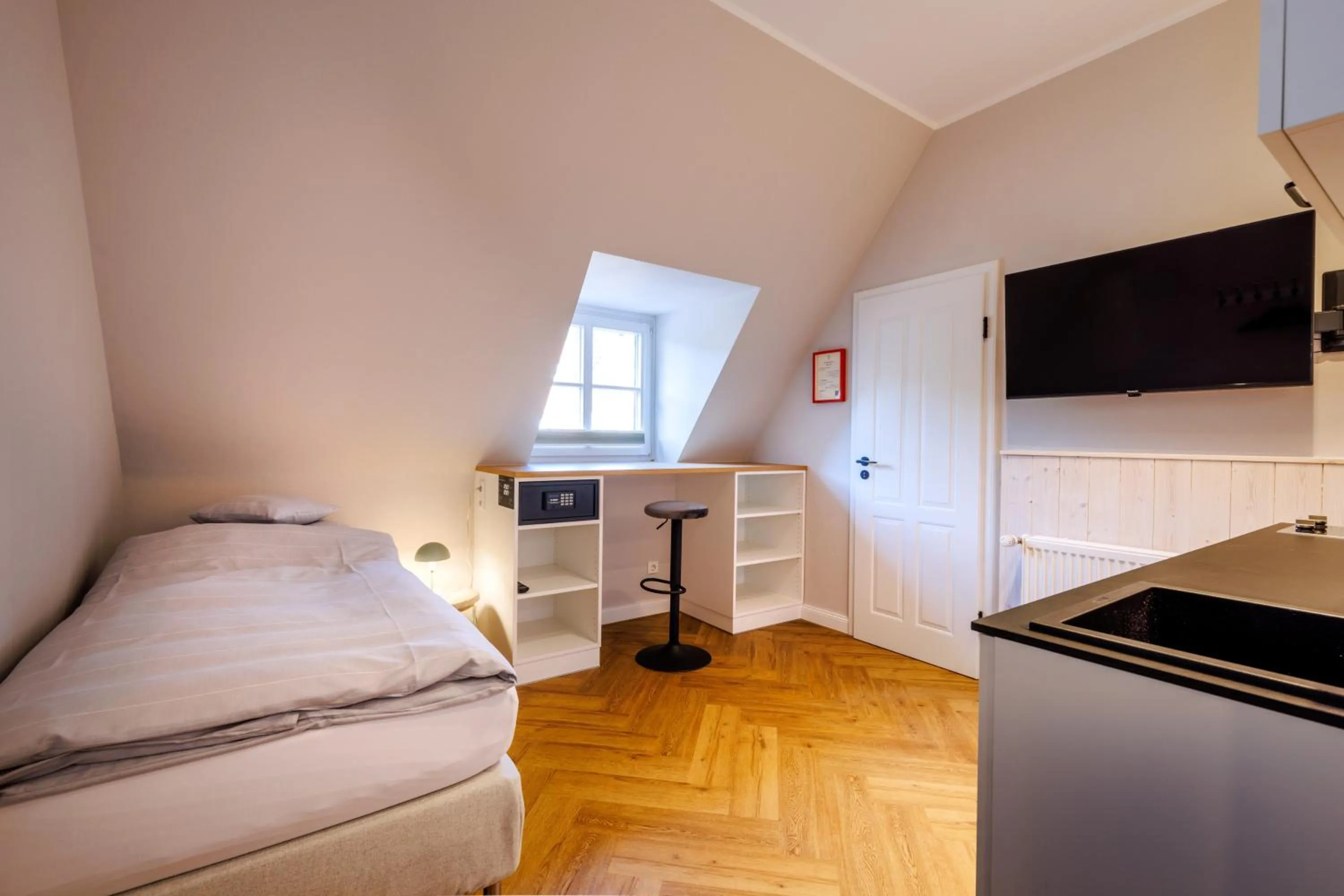 room service, Bed in Logierhaus RheintorEins