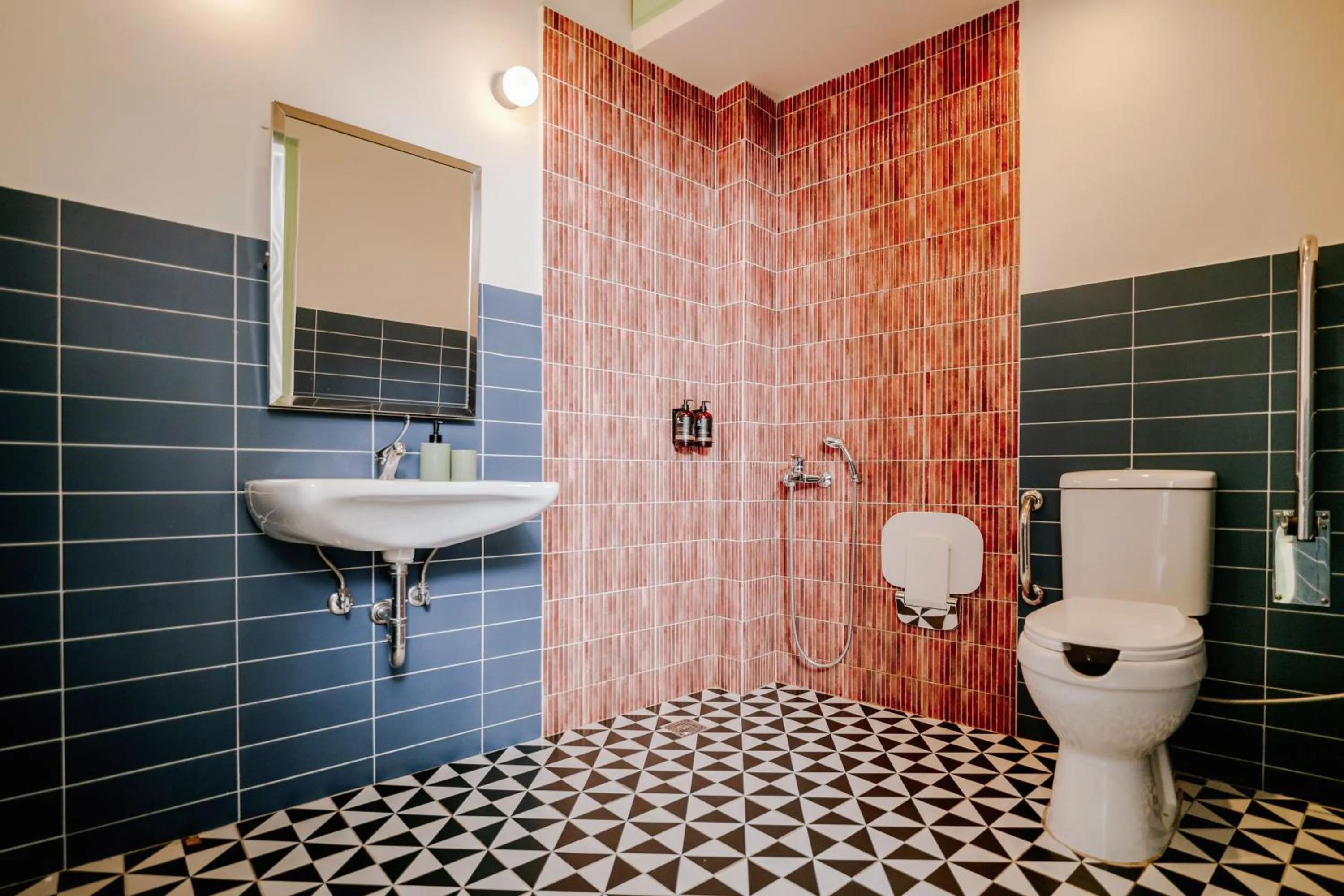 Shower in Next door Athens