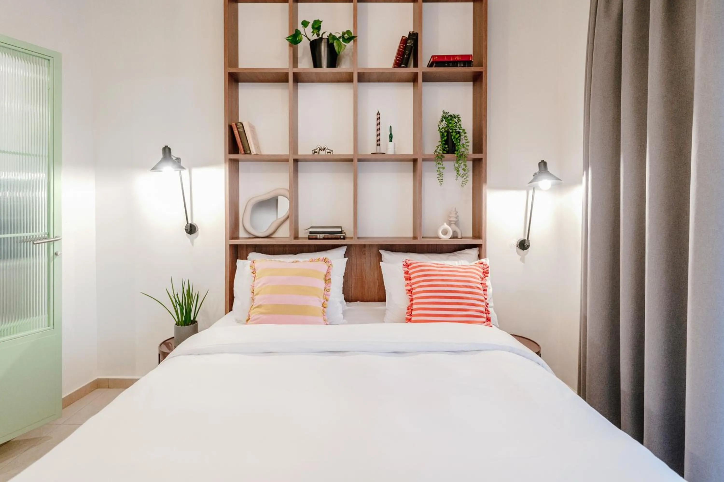 Bed in Next door Athens