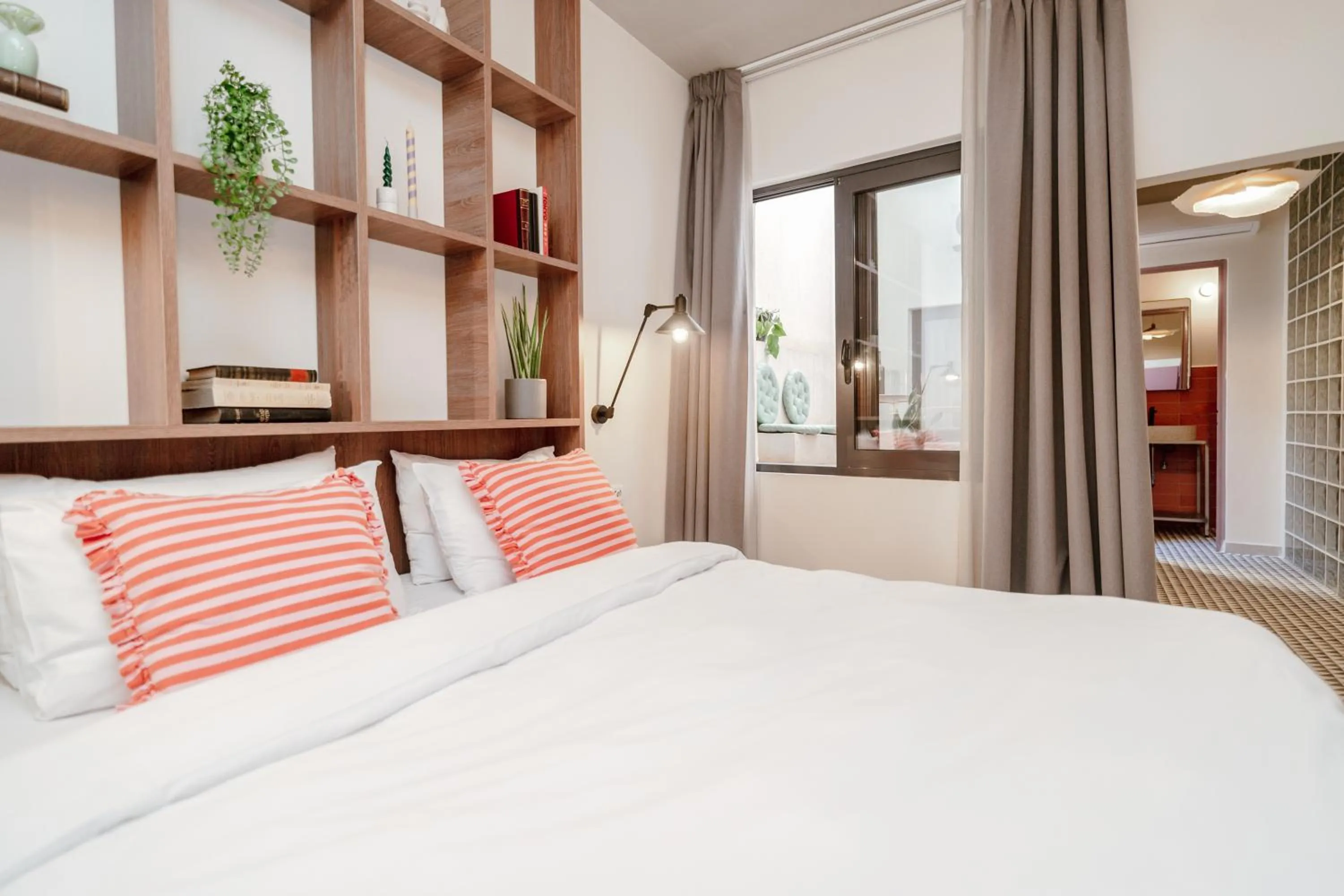 Bed in Next door Athens