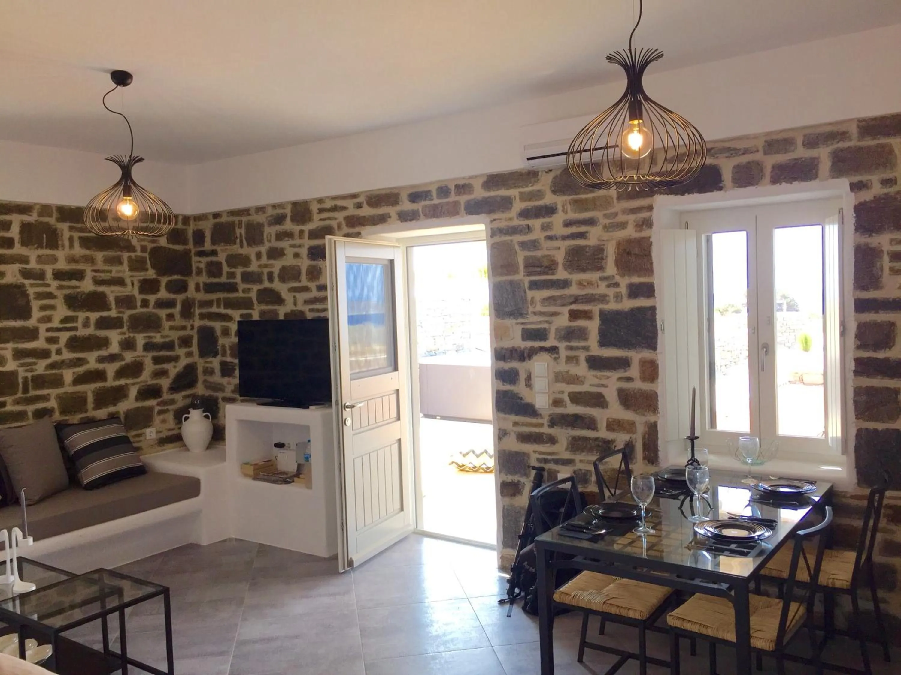 Dining area in Paros Afrodite Luxury Villas