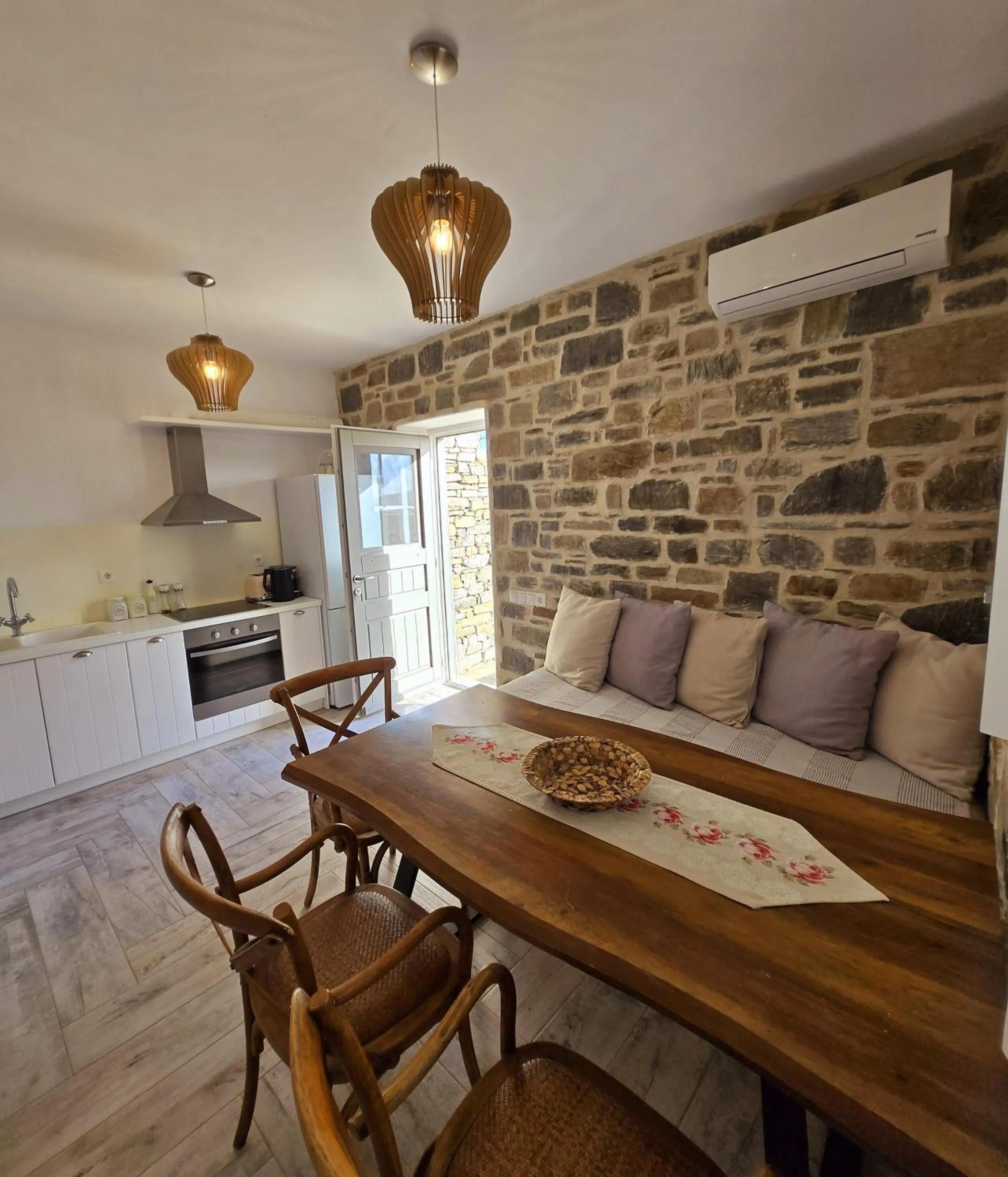 Restaurant/places to eat in Paros Afrodite Luxury Villas